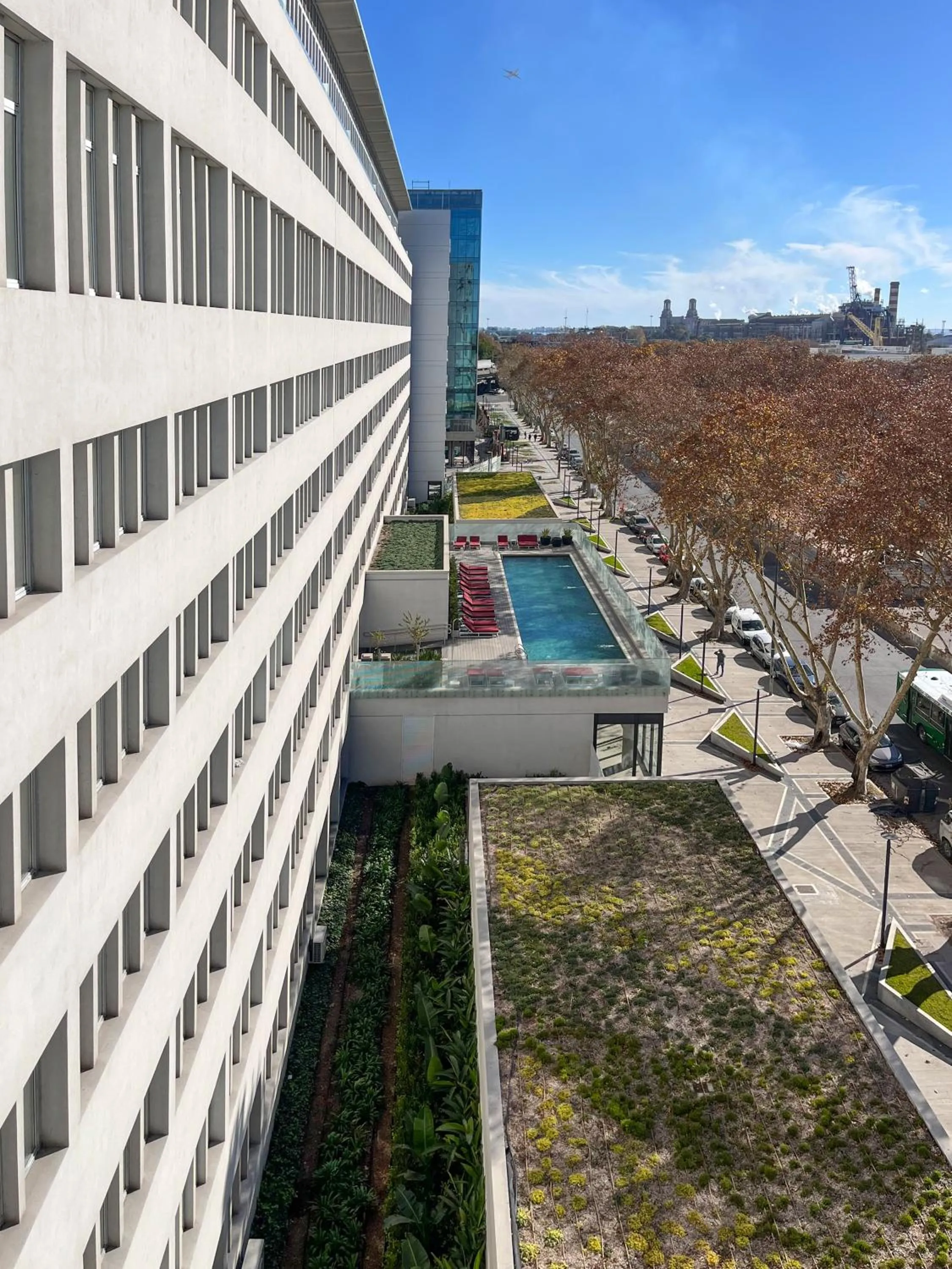 Property building in Almarena Puerto Retiro Affiliated by Melia