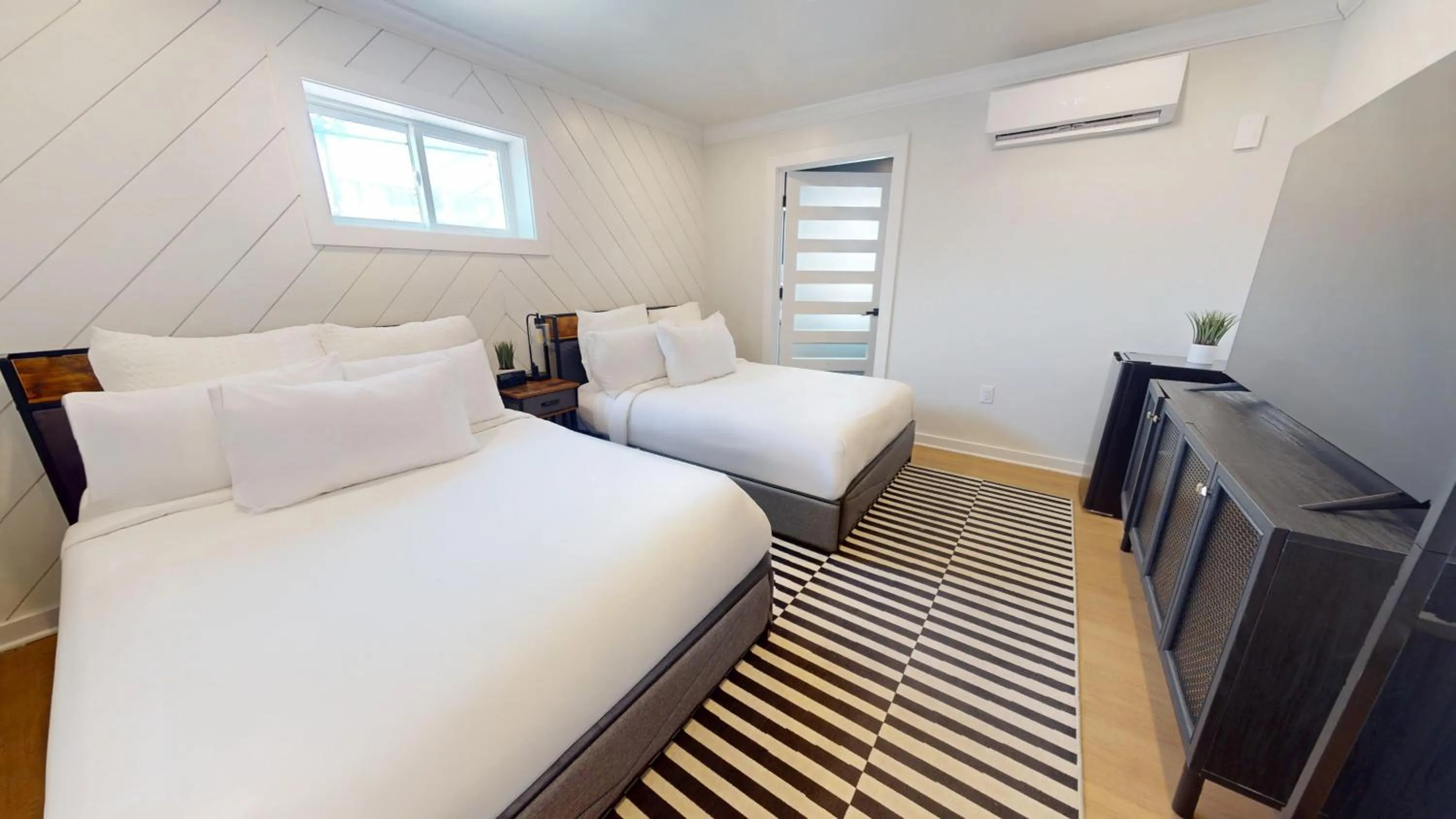 Bed in The Surf Club