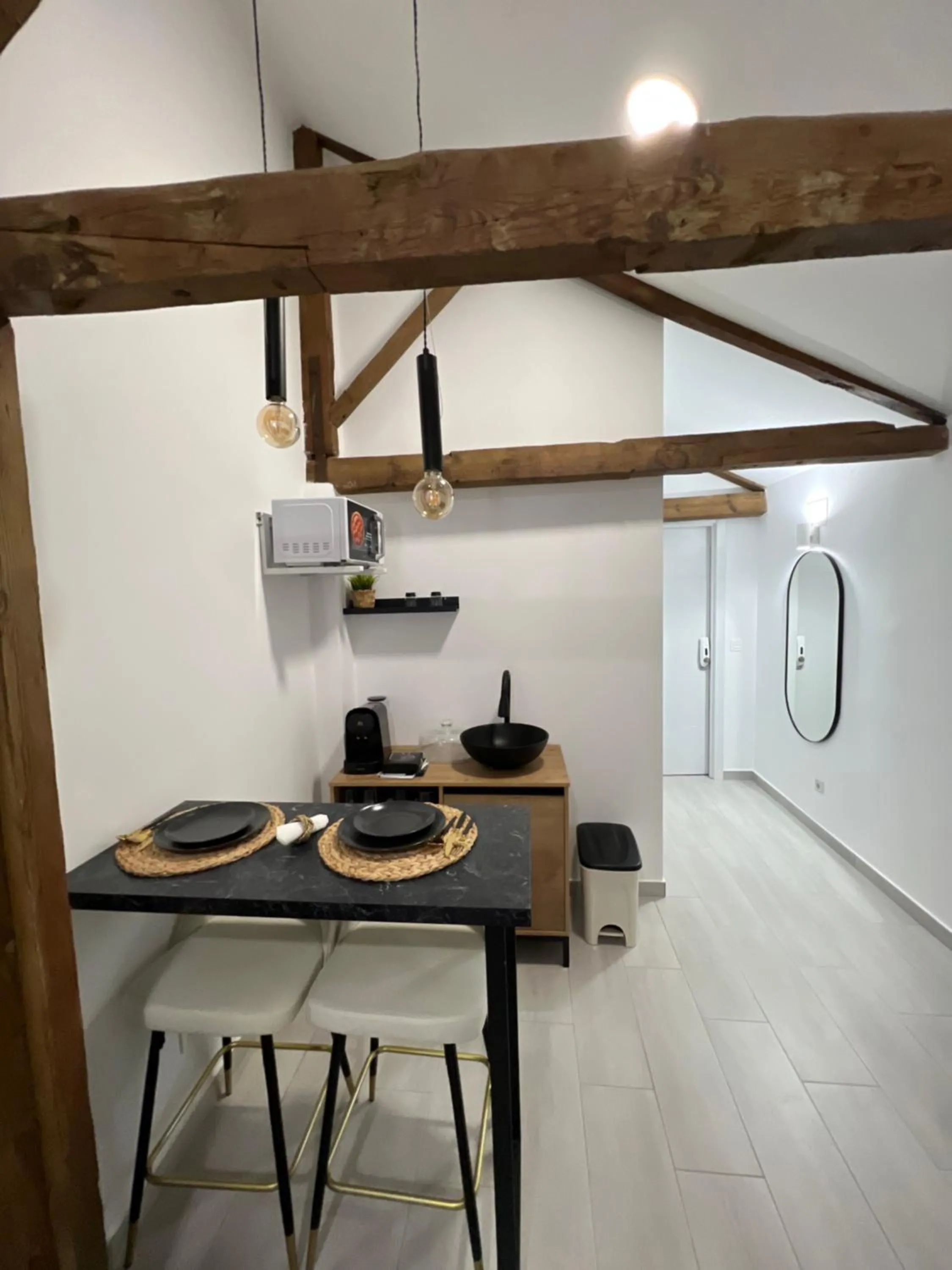 Dining Area in SUITES CHIC