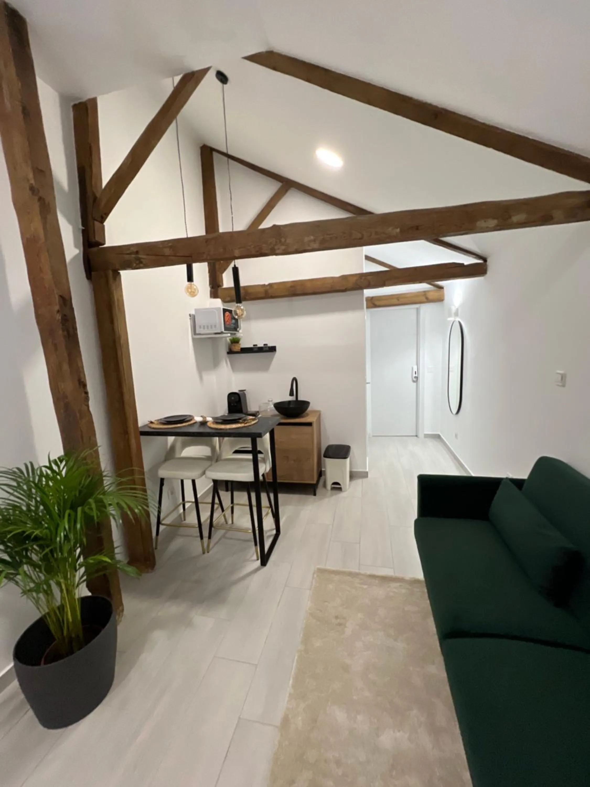 Seating Area in SUITES CHIC