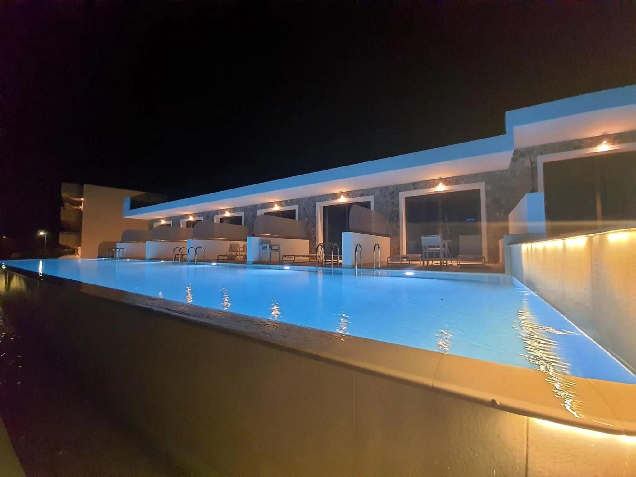 Swimming pool in Zoes Hotel & Suites