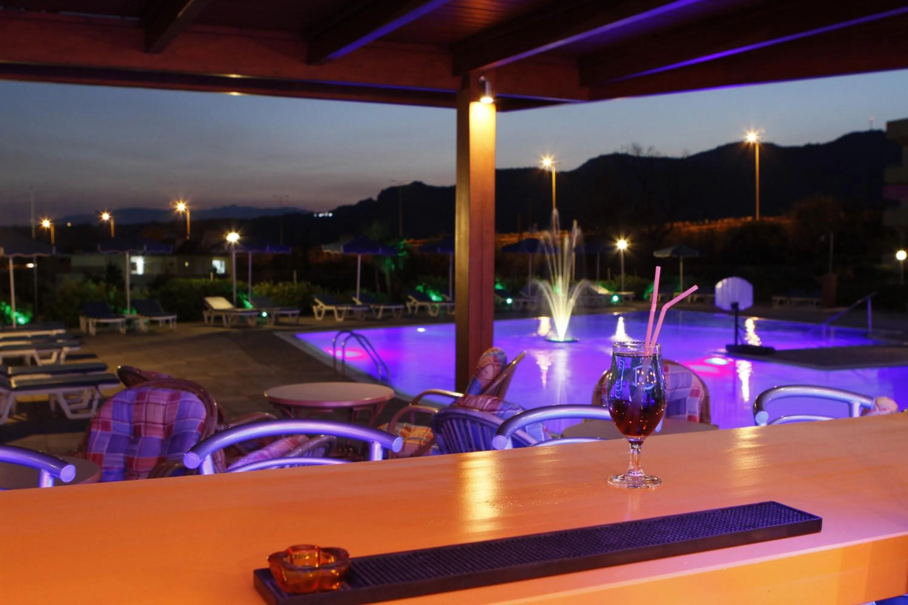 Lounge or bar in Zoes Hotel & Suites