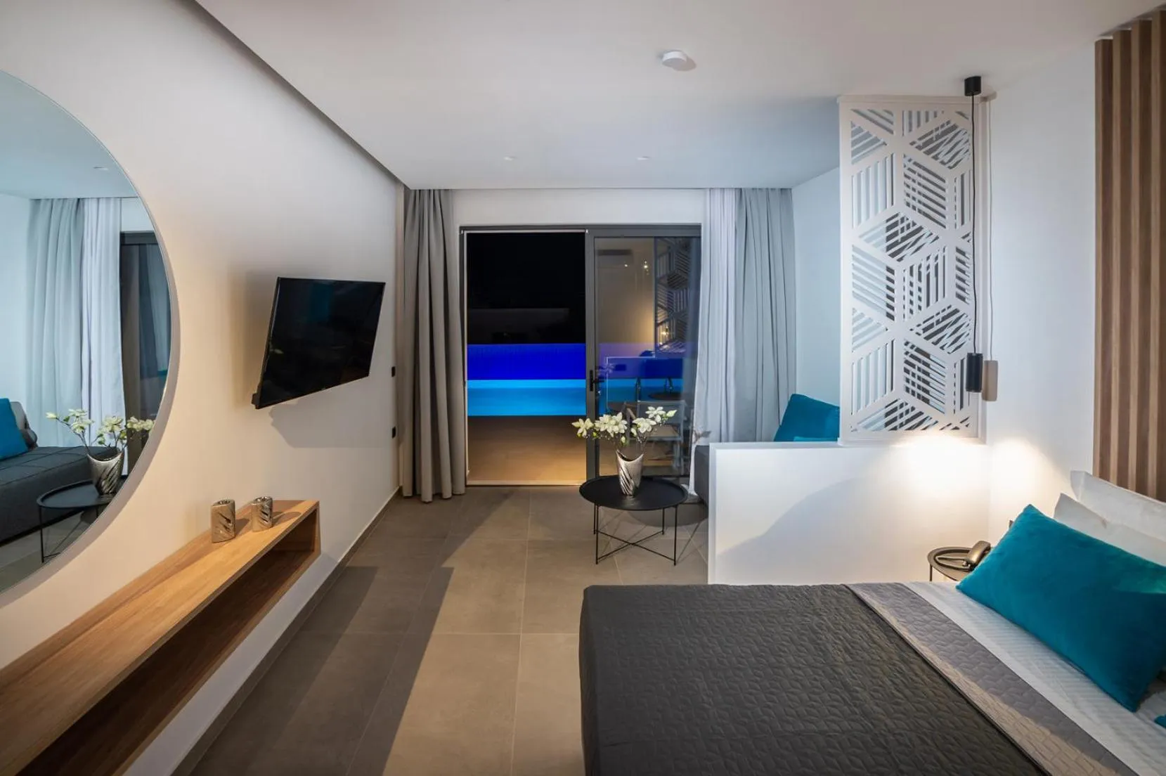 Night, Bed in Zoes Hotel & Suites