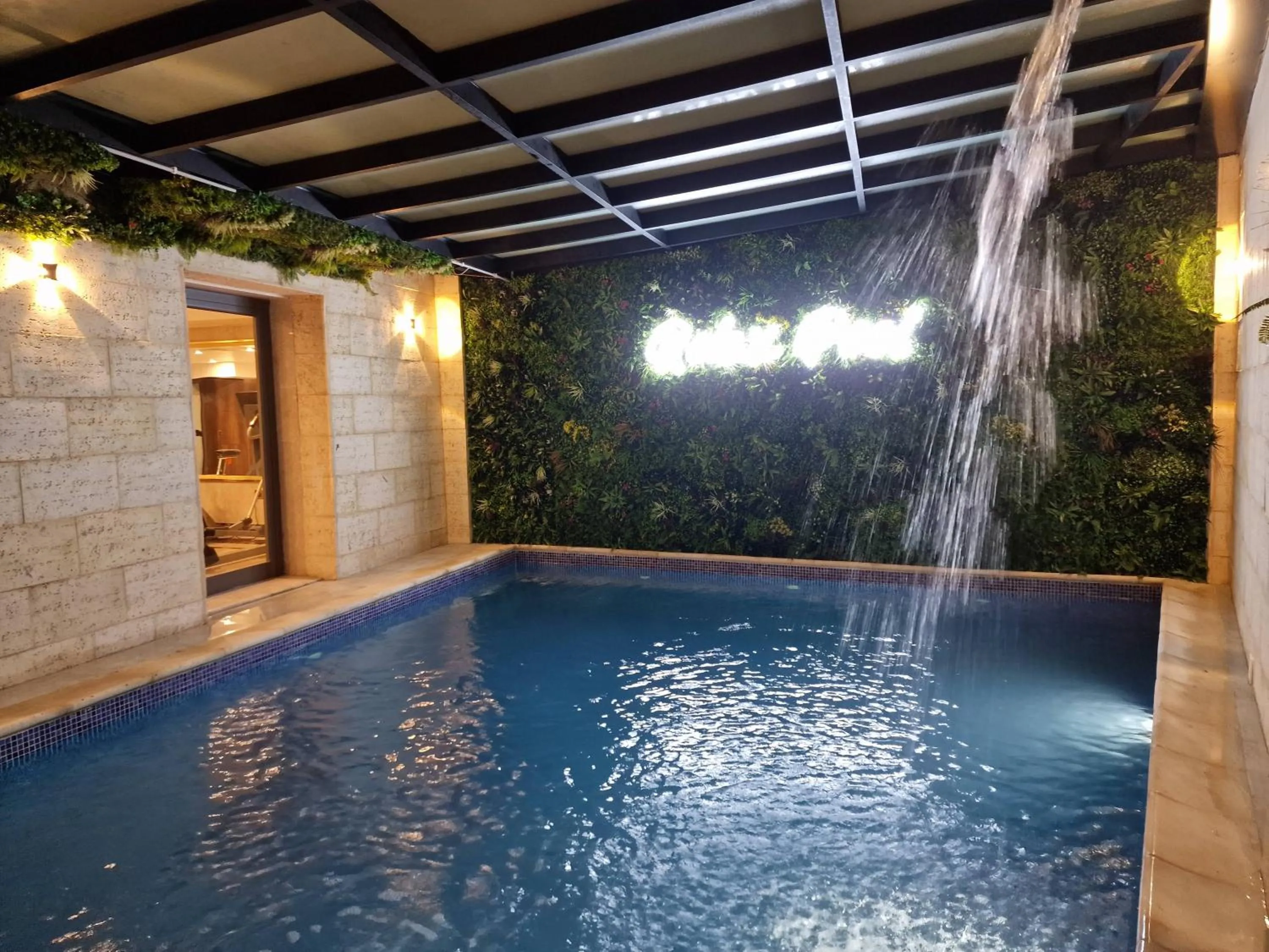 Swimming pool in Melissa Hotel