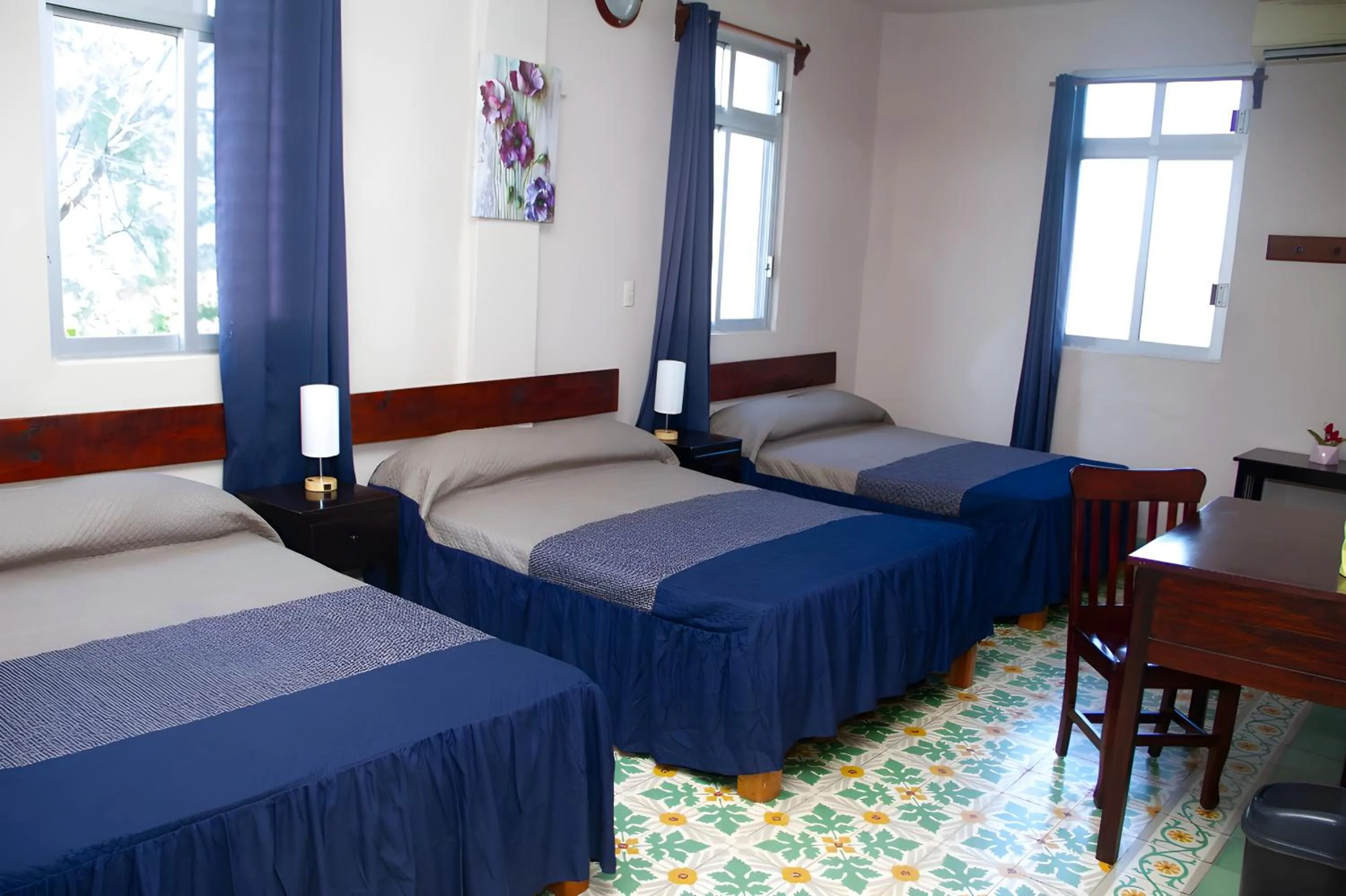 Photo of the whole room, Bed in Hotel Cortaza Galería