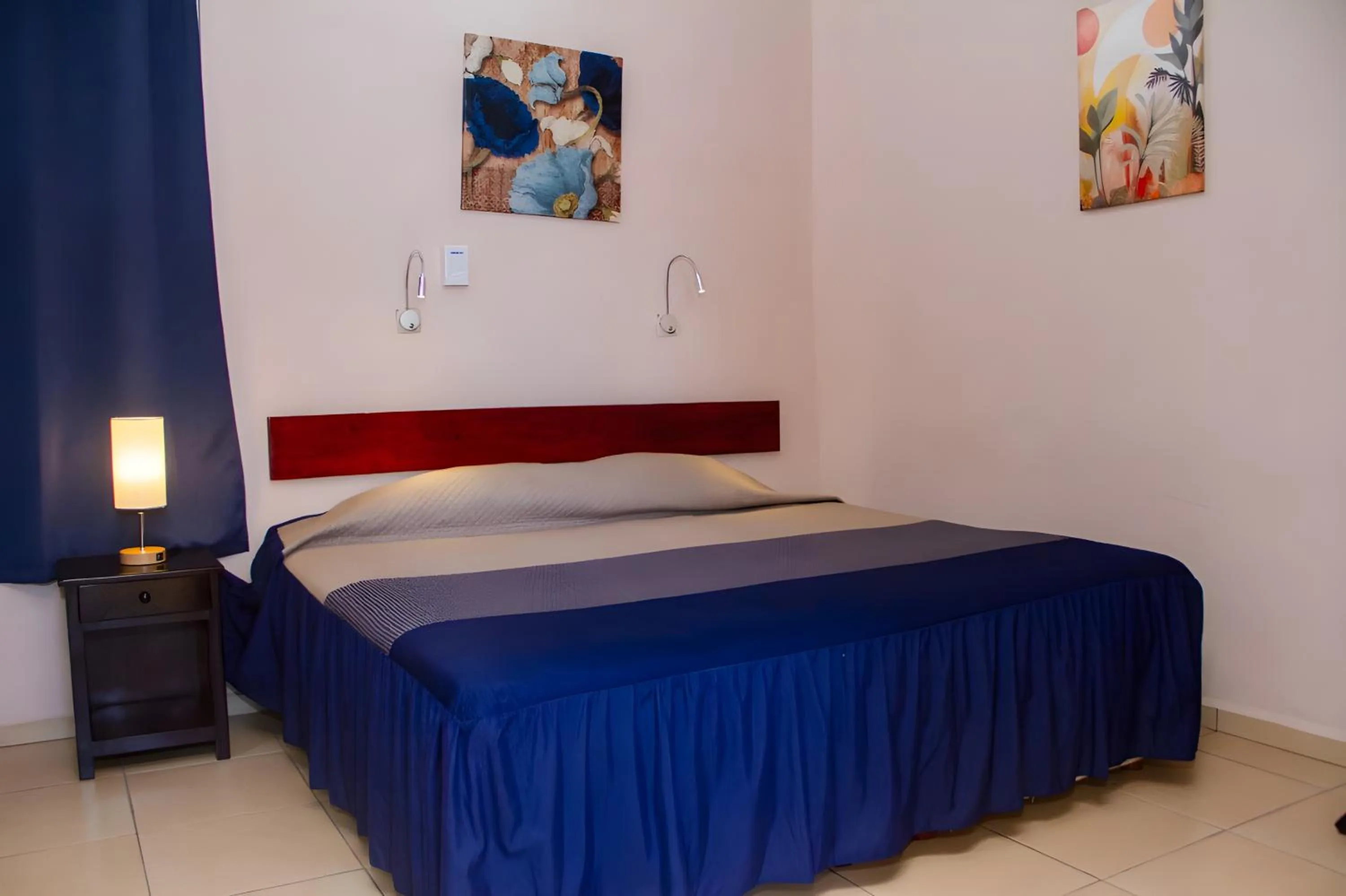 Photo of the whole room, Bed in Hotel Cortaza Galería