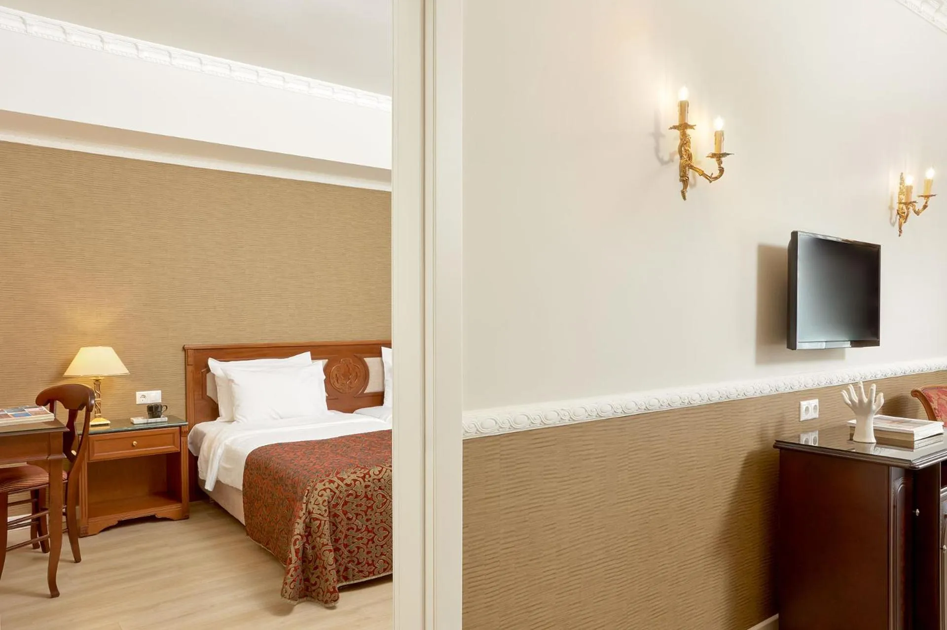 Bedroom, Bed in Grand Hotel Palace