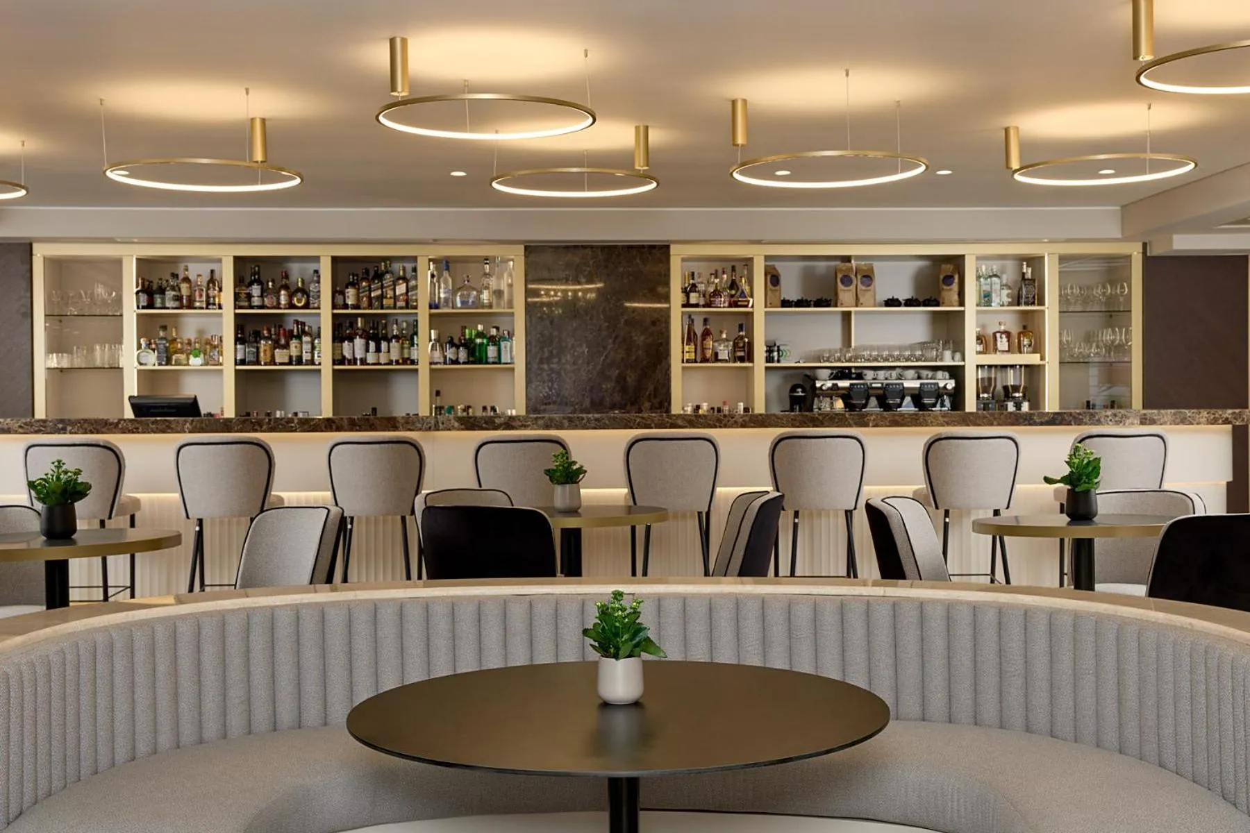 Lounge or bar in Grand Hotel Palace