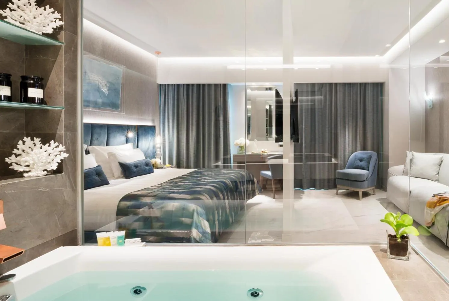 Bathroom, Bed in Grand Hotel Palace