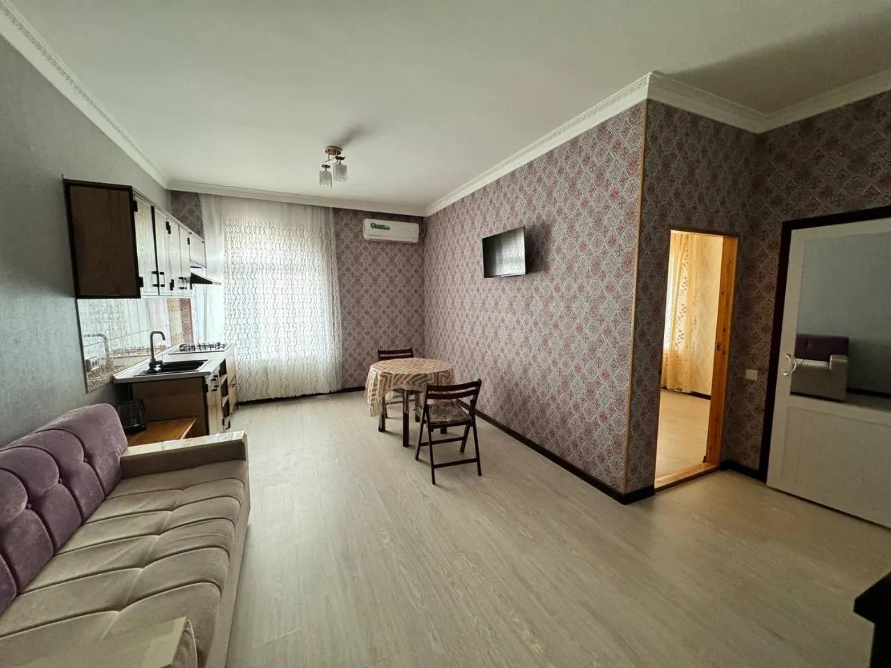 TV and multimedia in Qamar Hotel