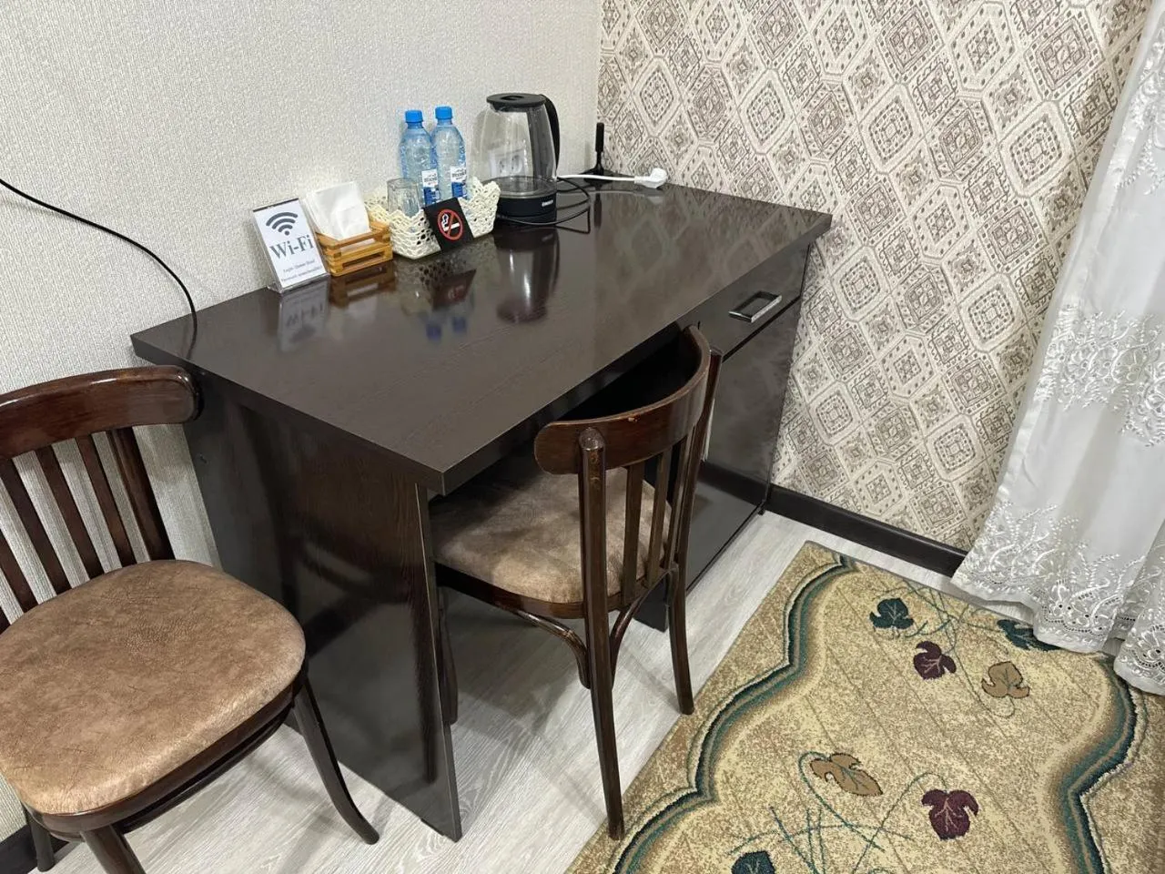 Coffee/tea facilities in Qamar Hotel