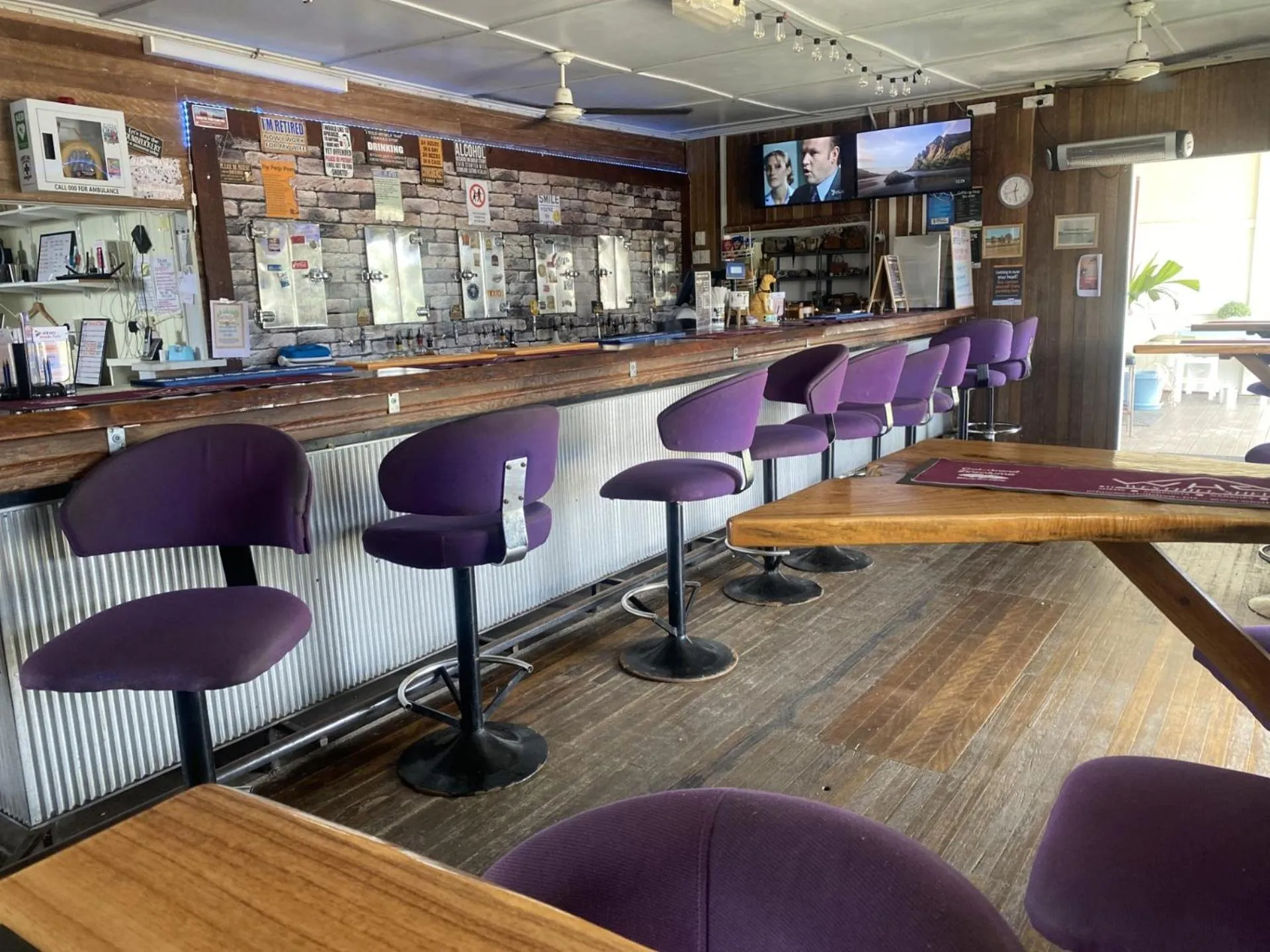 Restaurant/places to eat in Carmila Hotel