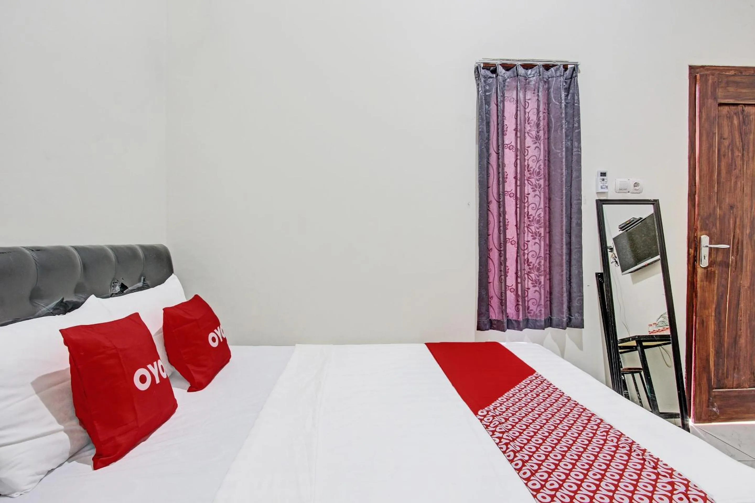 Bedroom, Bed in OYO Life 92184 Mr Brown Homestay