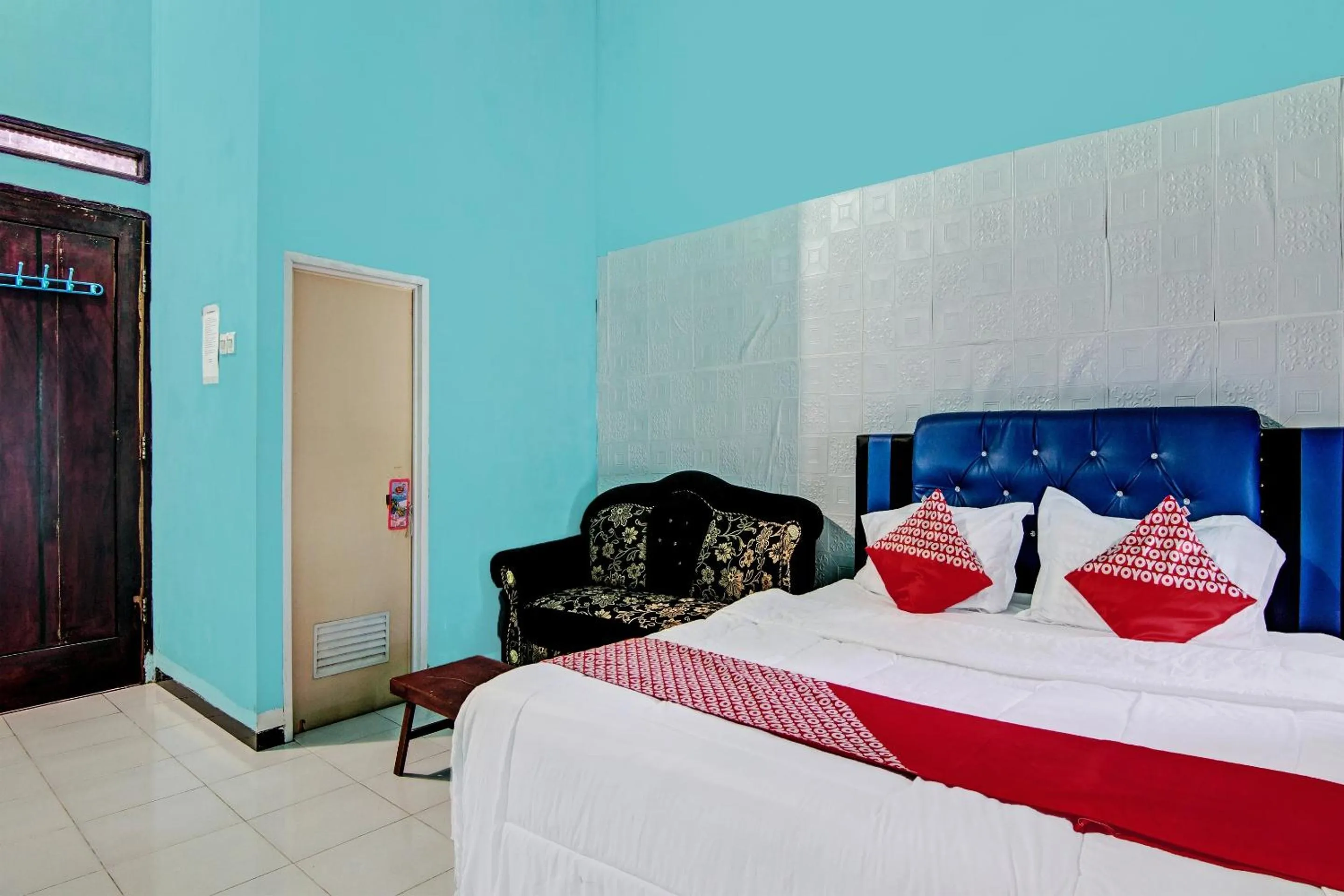 Bedroom, Bed in Hotel O Wisma Cendana Syariah Near PASAR FLAMBOYAN