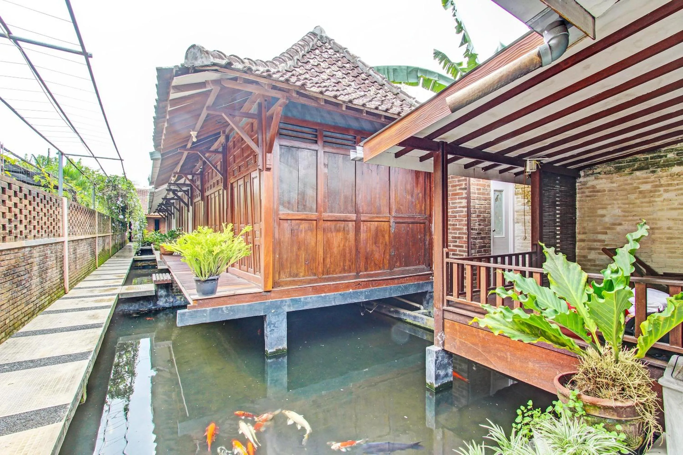 Lobby or reception in Hotel O Nayo Homestay Syariah