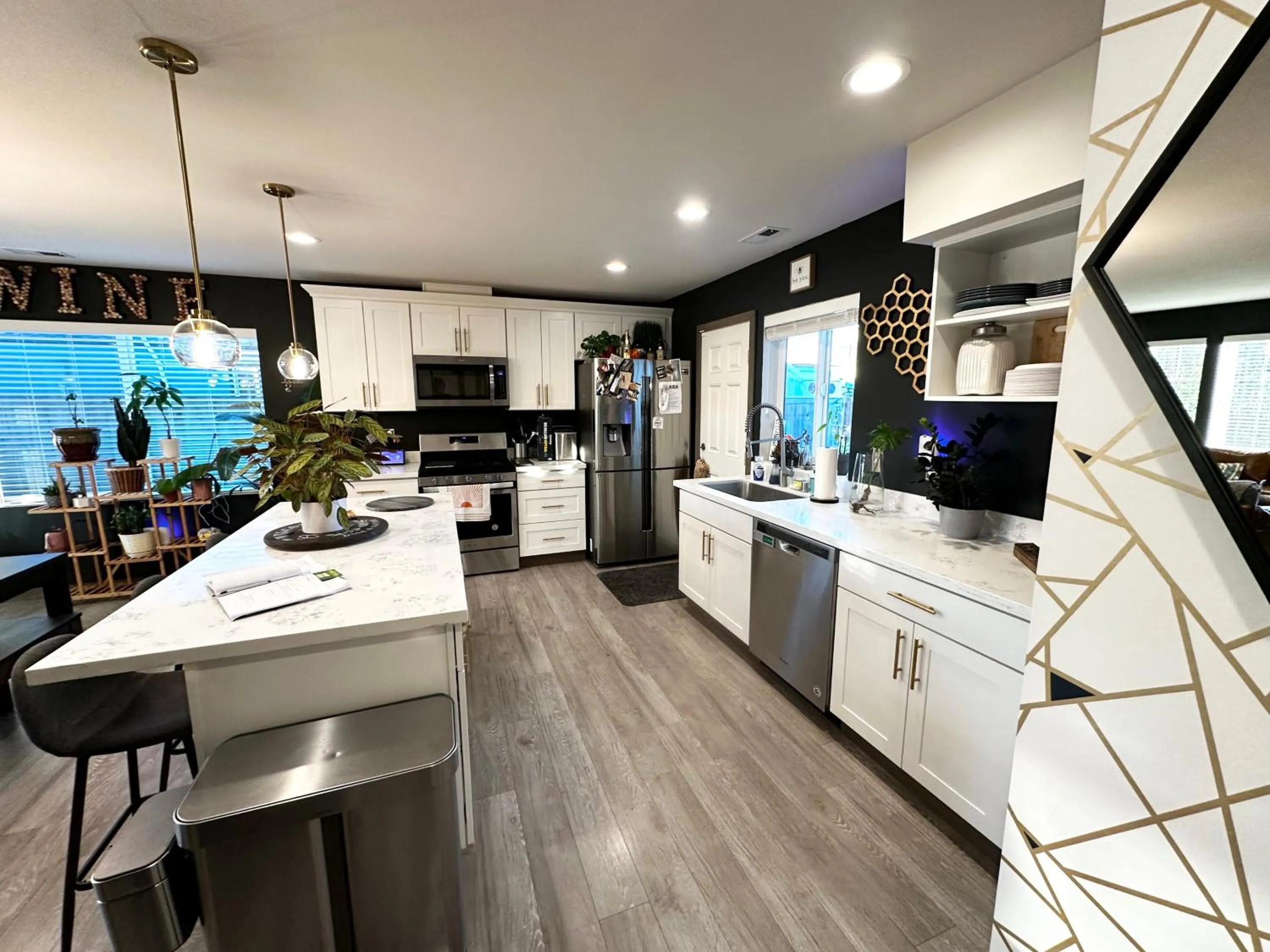 Kitchen or kitchenette in Central Tacoma Homestay with breakfast included -private room-