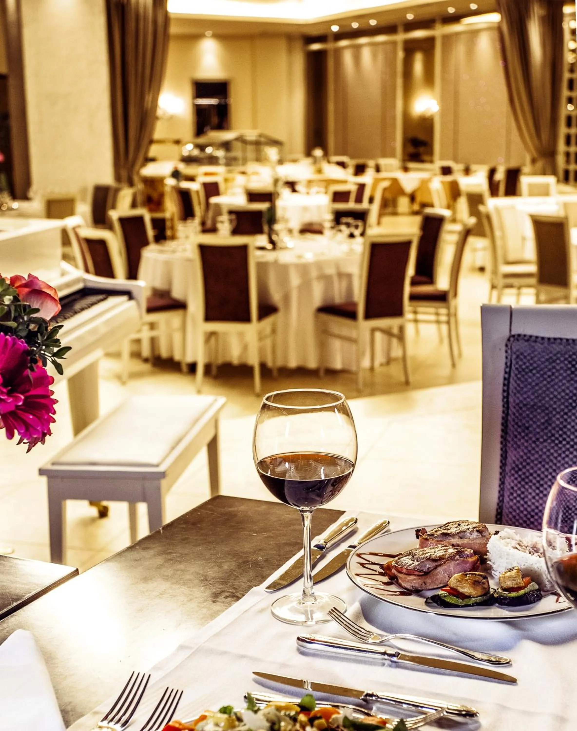 Restaurant/places to eat in Hotel Panorama