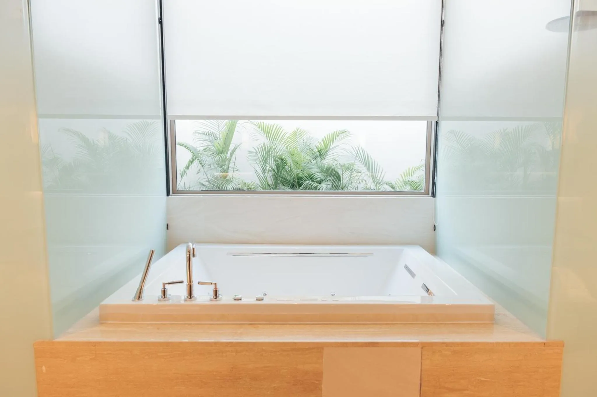 Shower in Hotel MYS Khao Yai