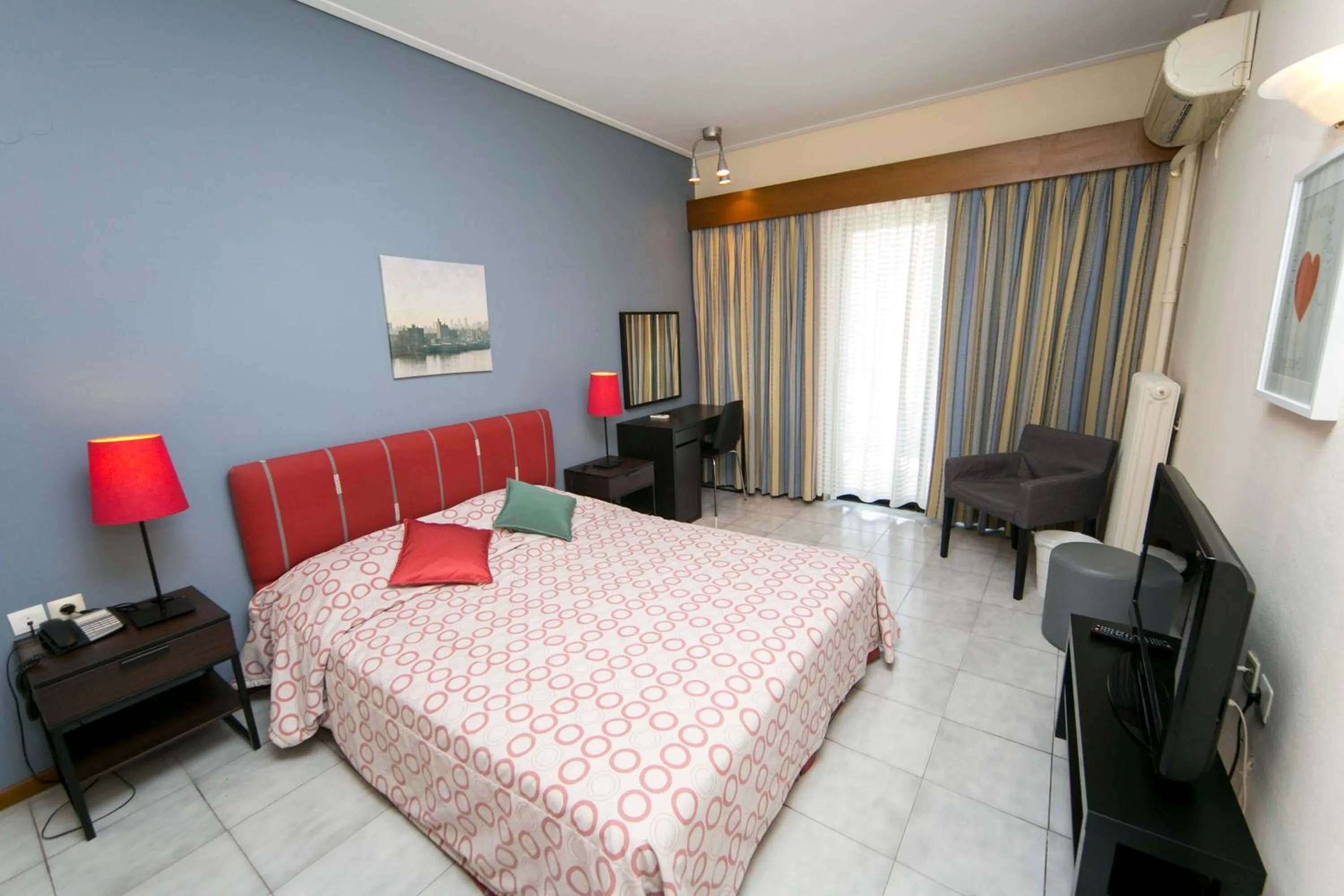 Bed in Apartment Hotel Athina