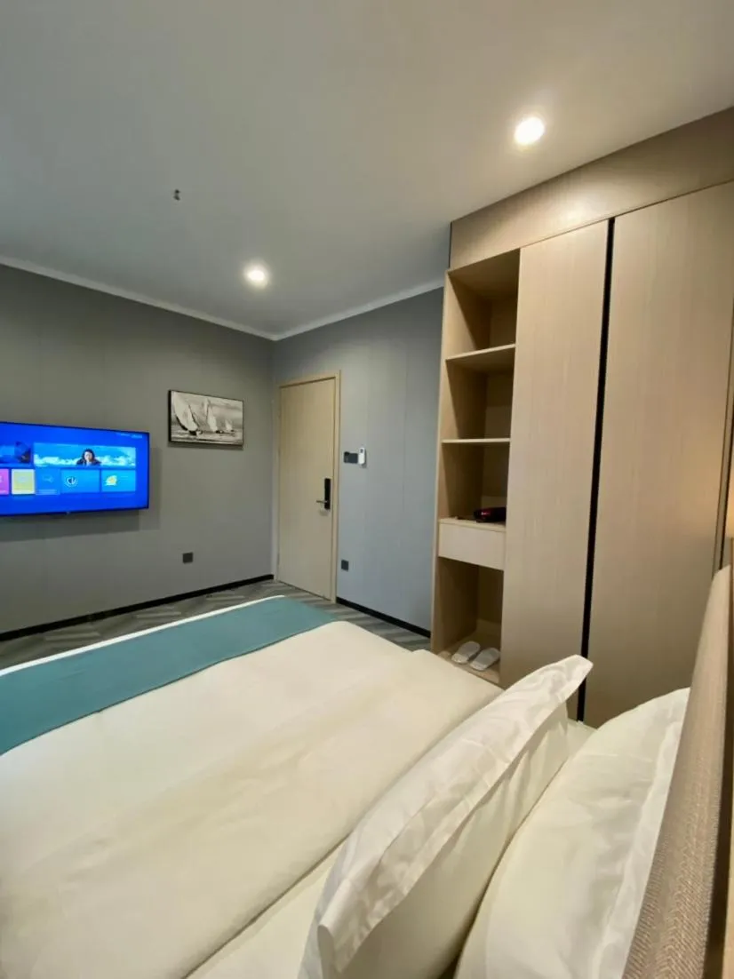 Bed in Fan's Hotel- Ormoc