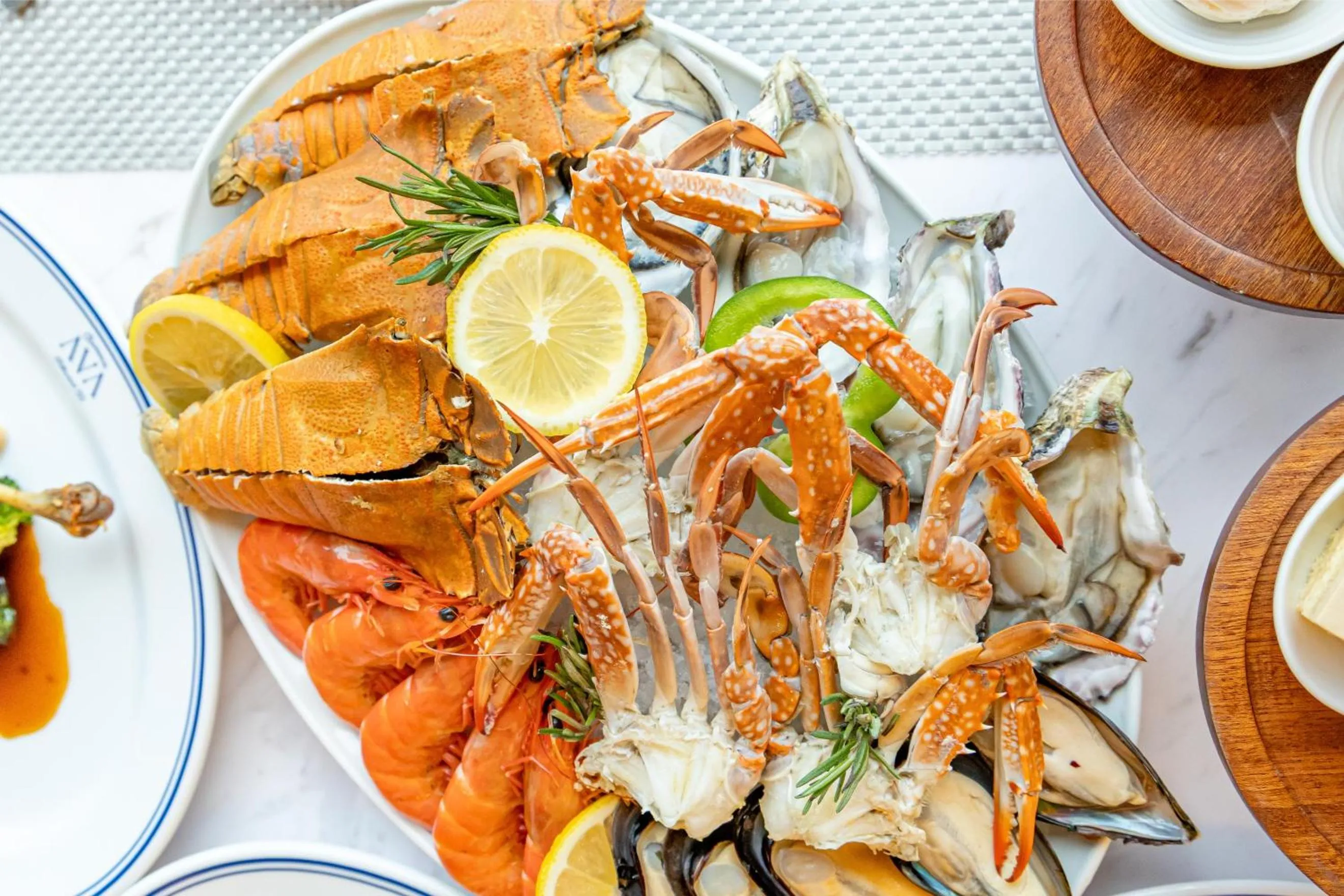 Restaurant/places to eat in InterContinental Bangkok Sukhumvit by IHG