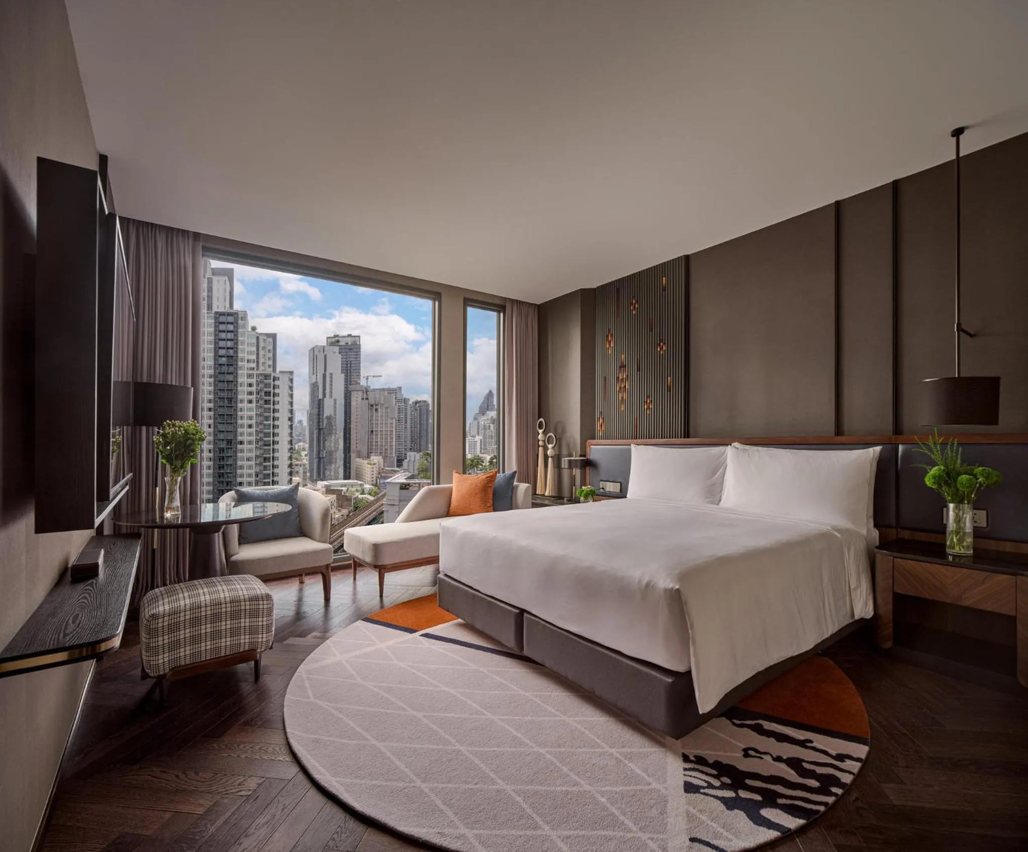 Photo of the whole room, Bed in InterContinental Bangkok Sukhumvit by IHG