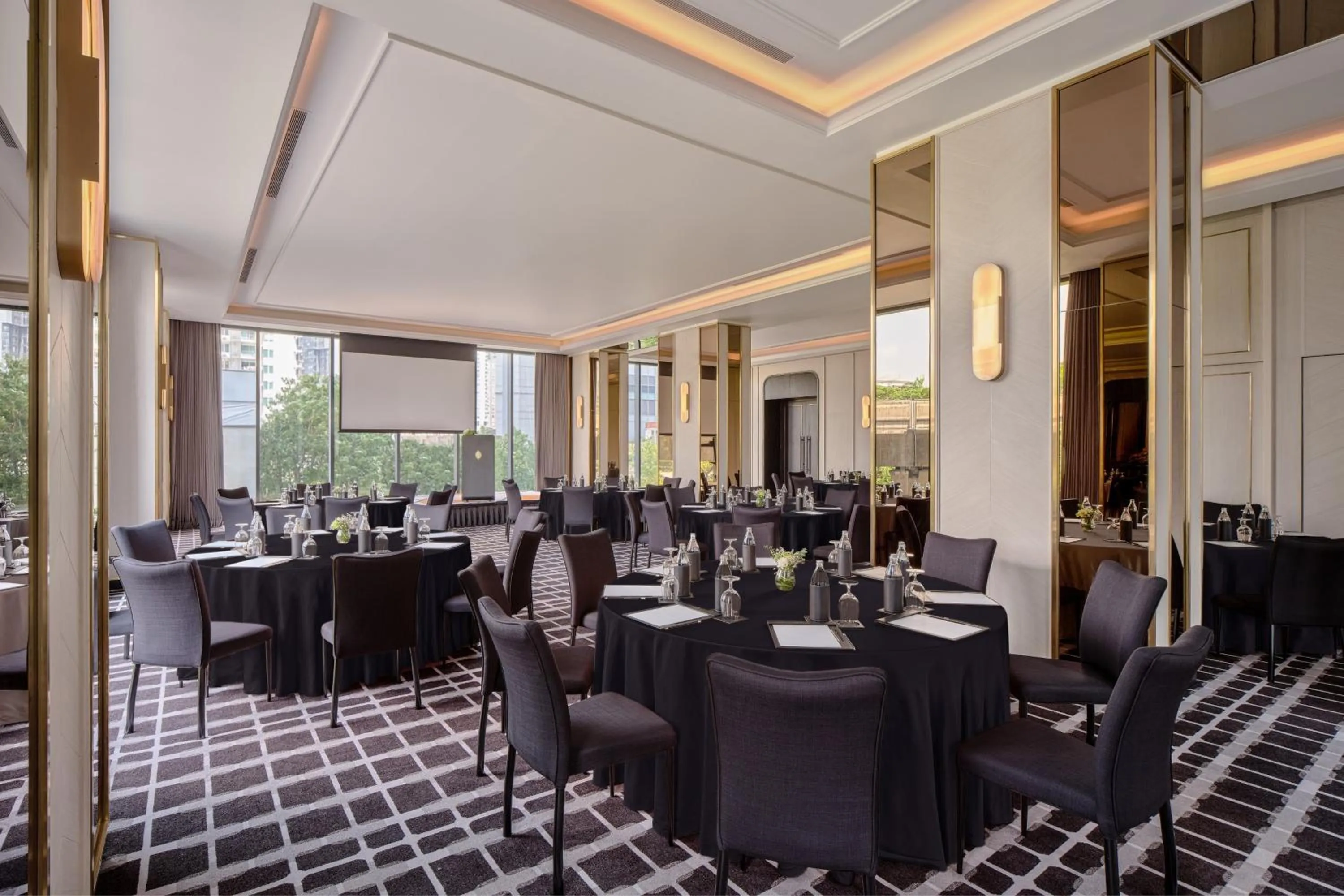 Meeting/conference room in InterContinental Bangkok Sukhumvit by IHG