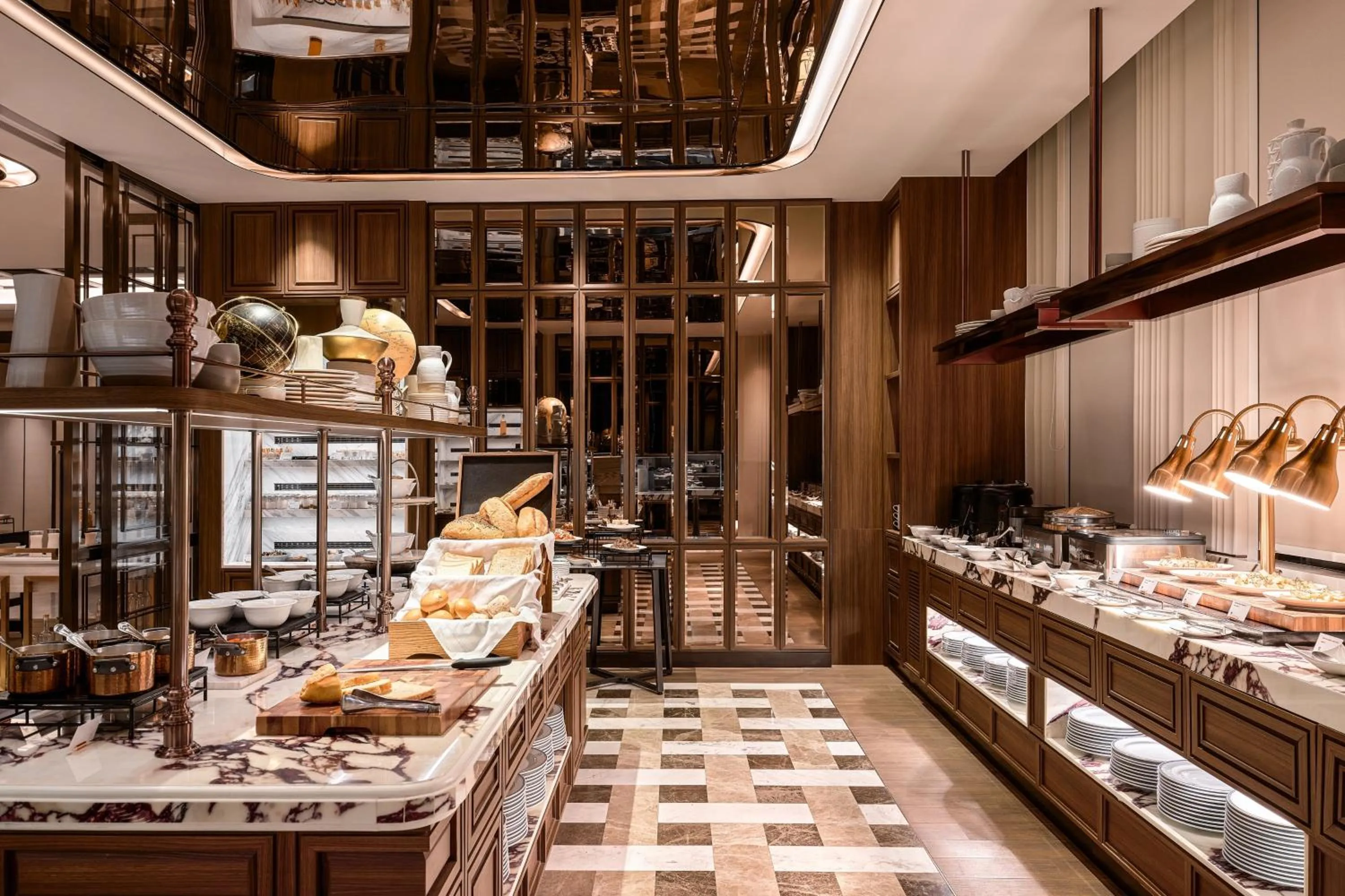 Restaurant/places to eat in InterContinental Bangkok Sukhumvit by IHG