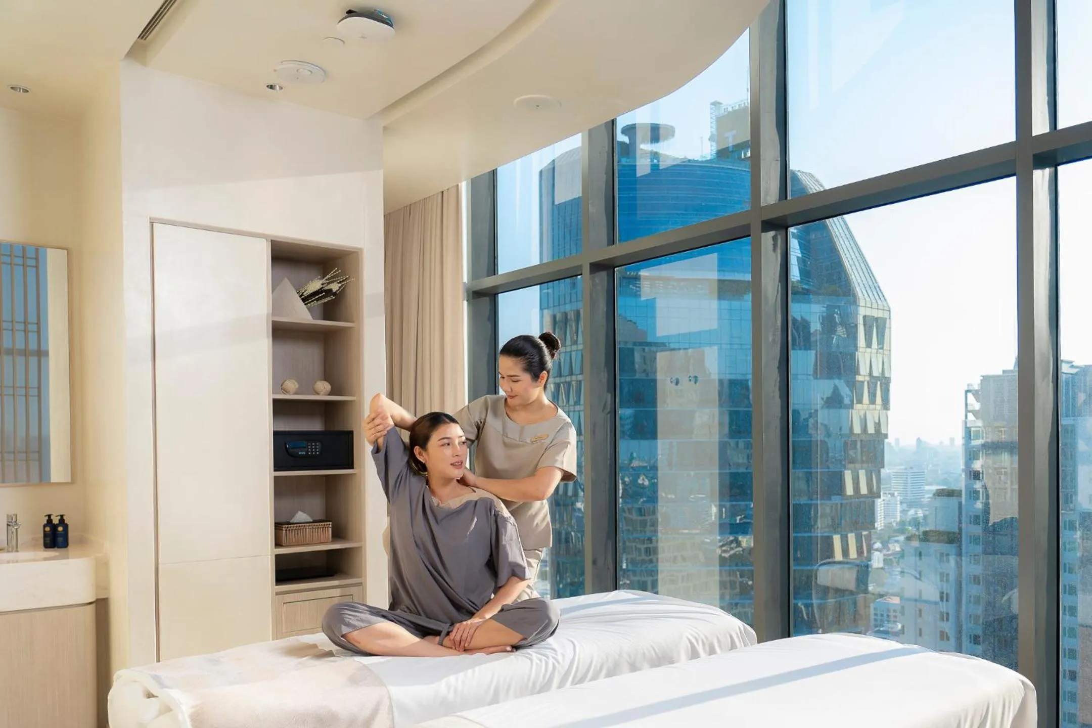 Massage, Bed in InterContinental Bangkok Sukhumvit by IHG