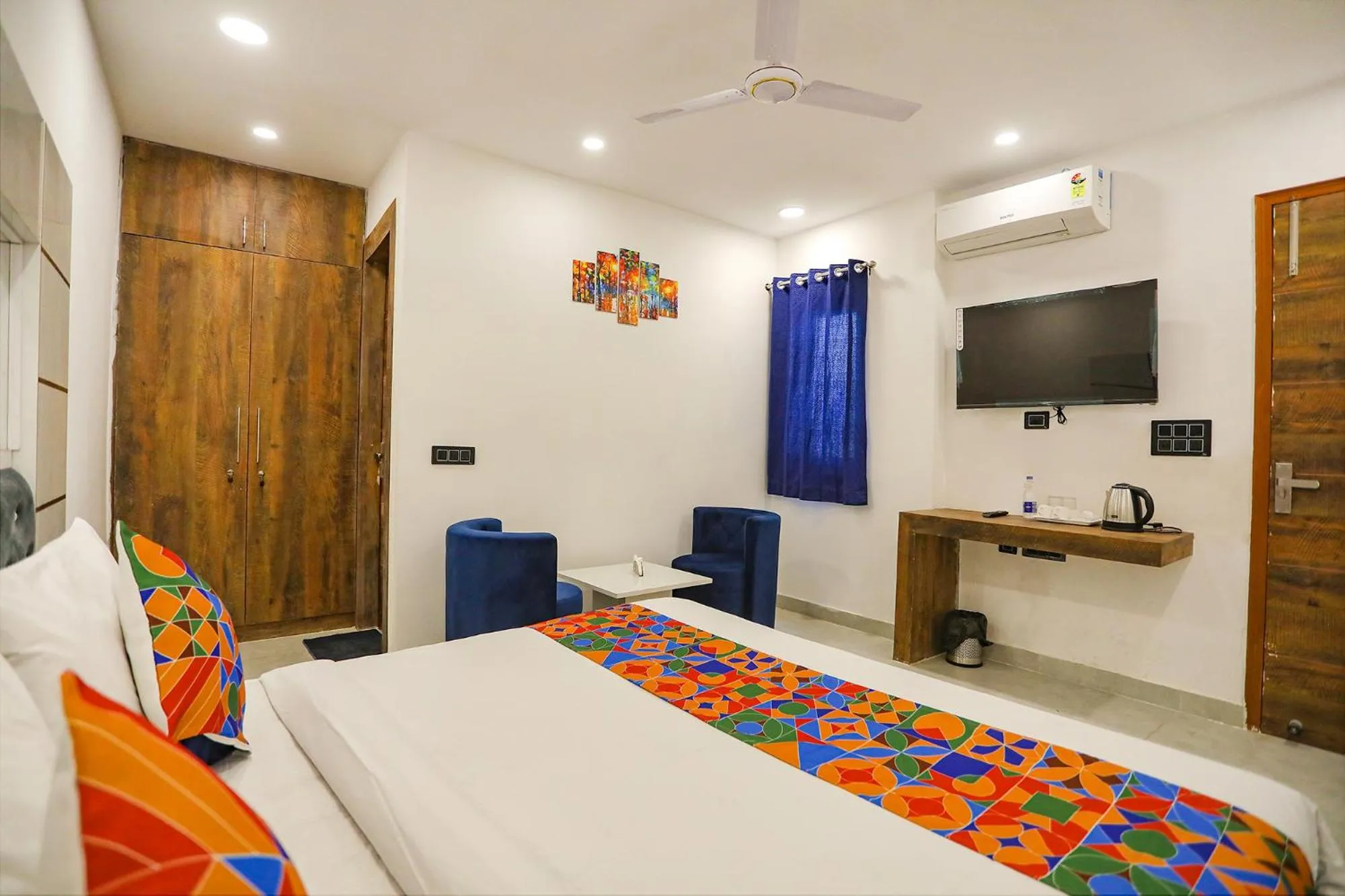 Bed in FabExpress F9 Noida Sector 27