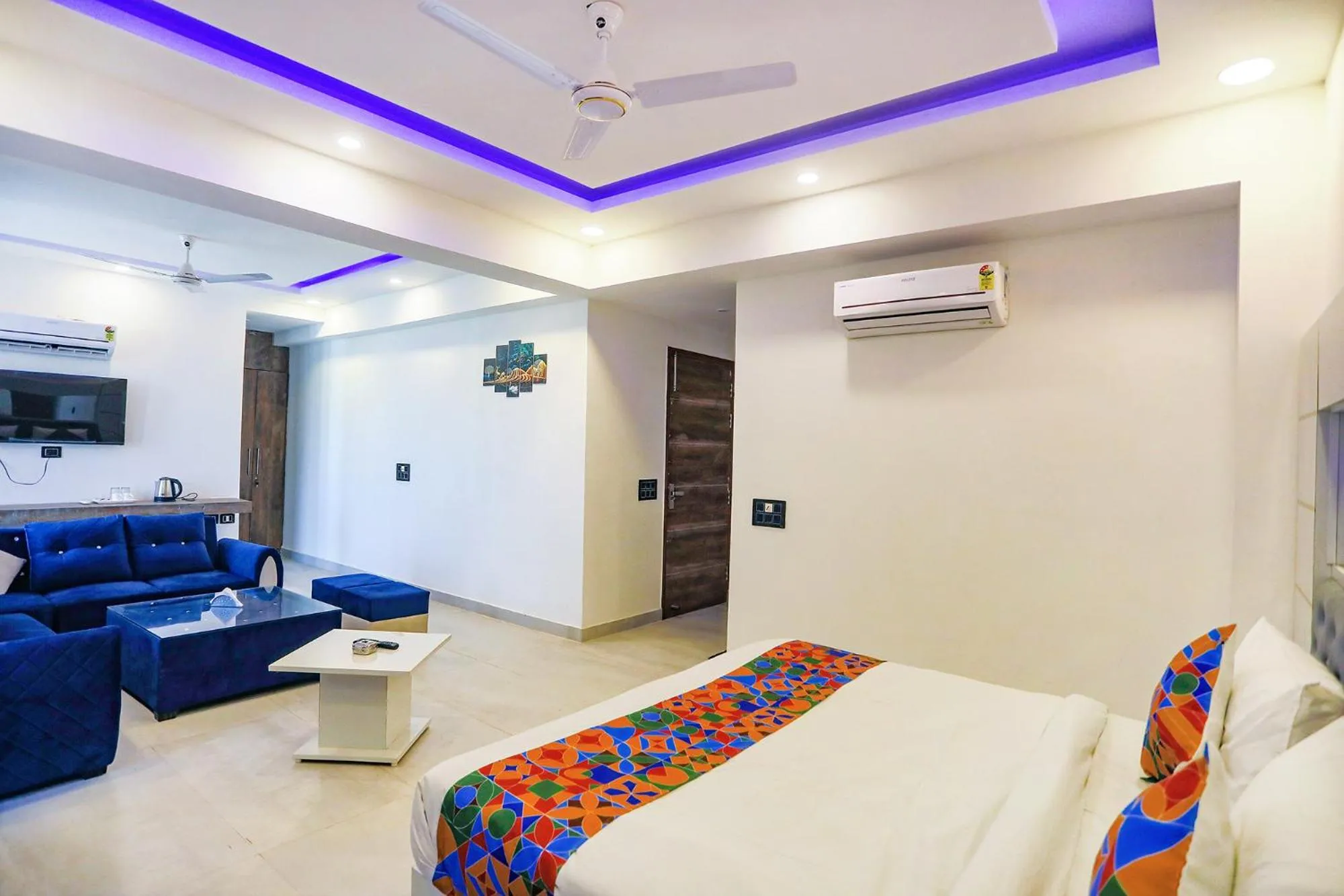 Bed in FabExpress F9 Noida Sector 27