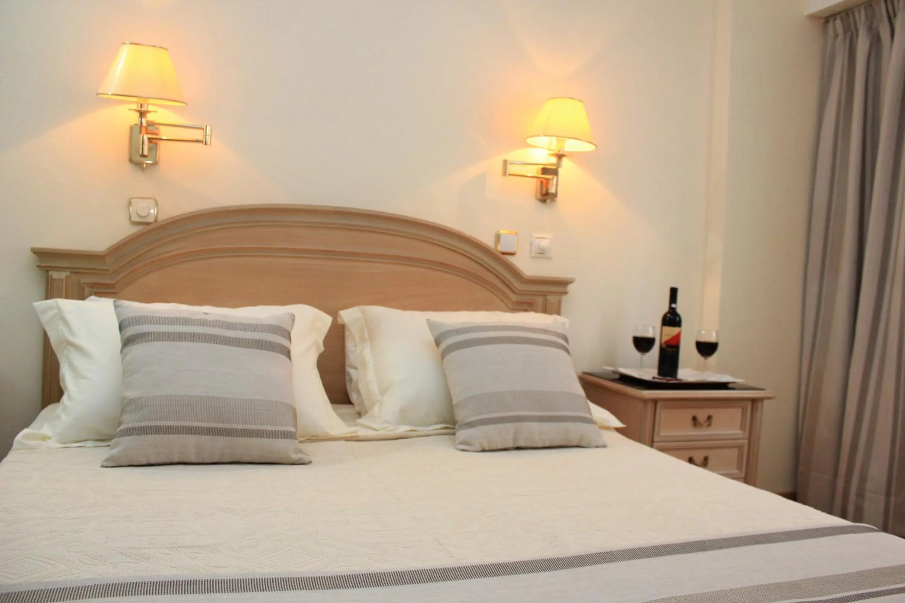 Bed in Hellinis Hotel