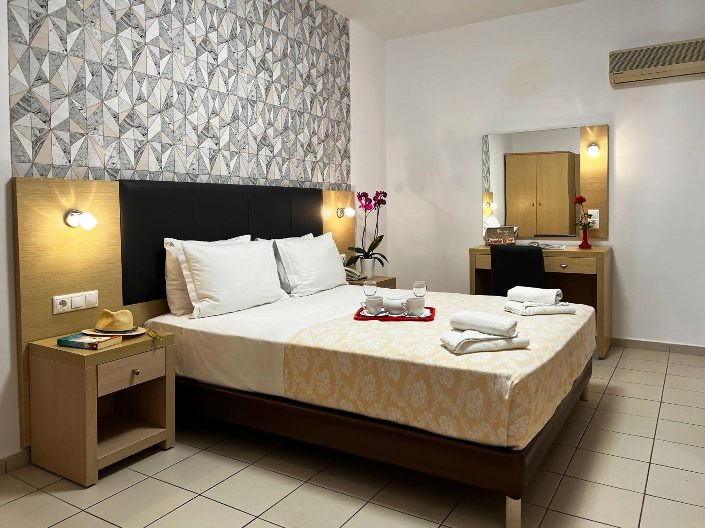 Bedroom, Bed in Caravel Hotel Apartments