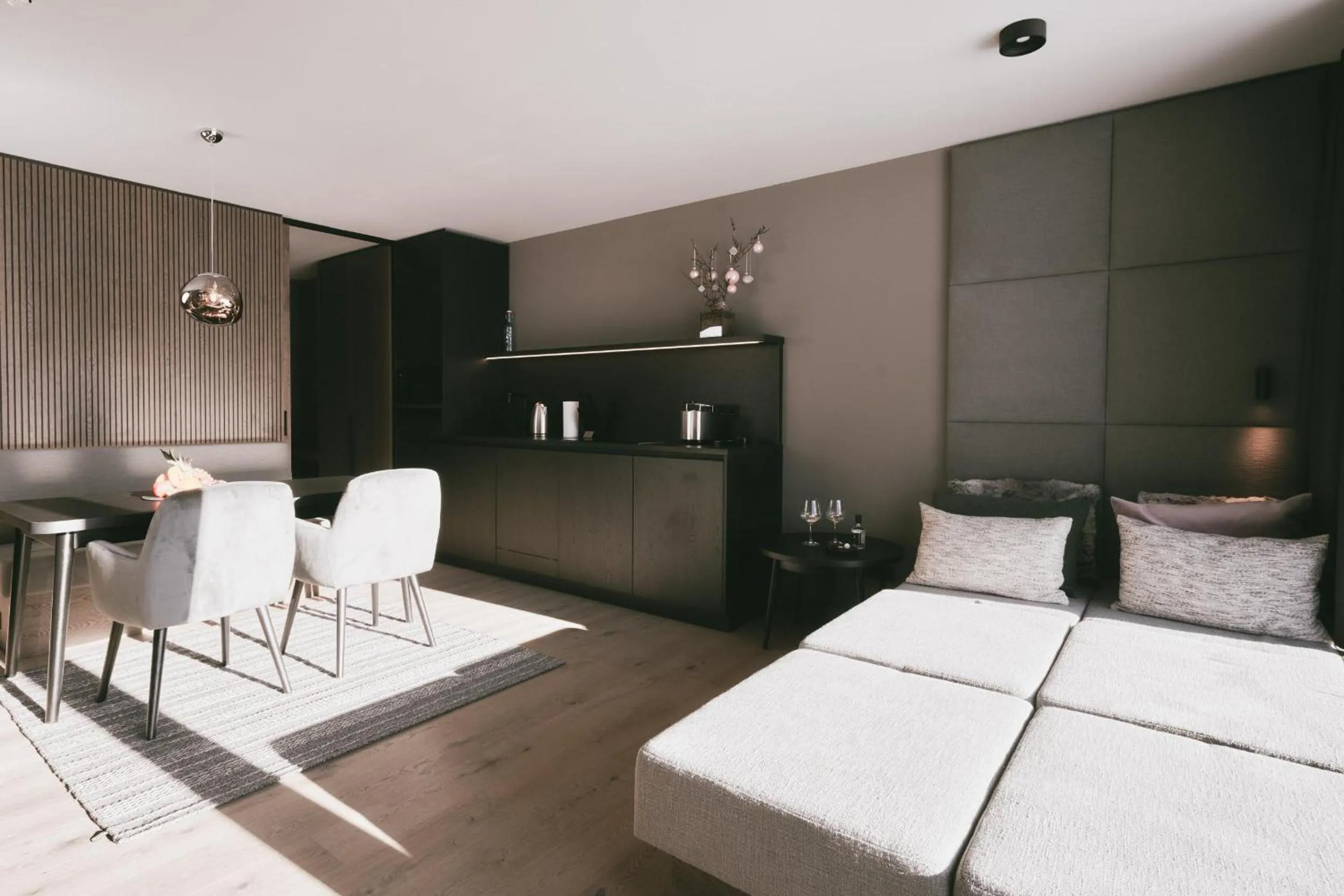 Photo of the whole room in TRIFORÊT alpin resort