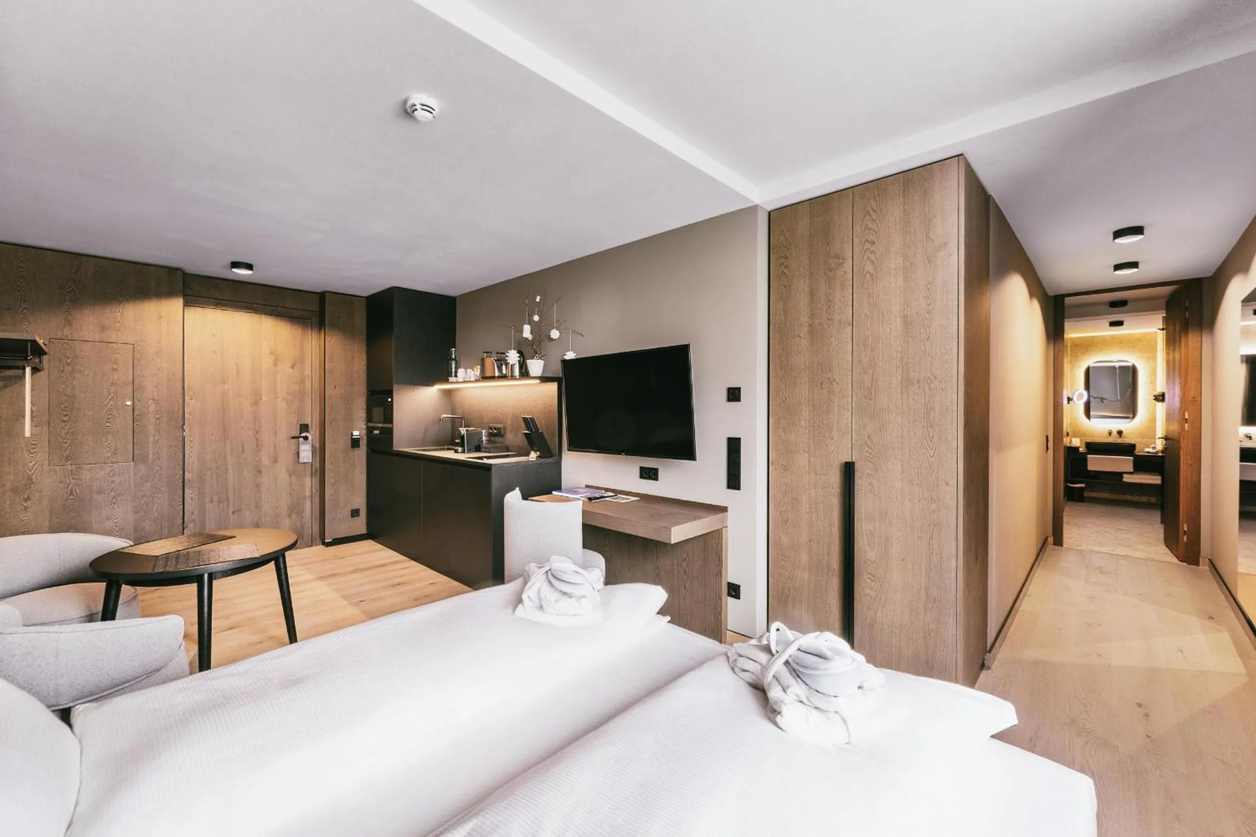 Photo of the whole room, Bed in TRIFORÊT alpin resort