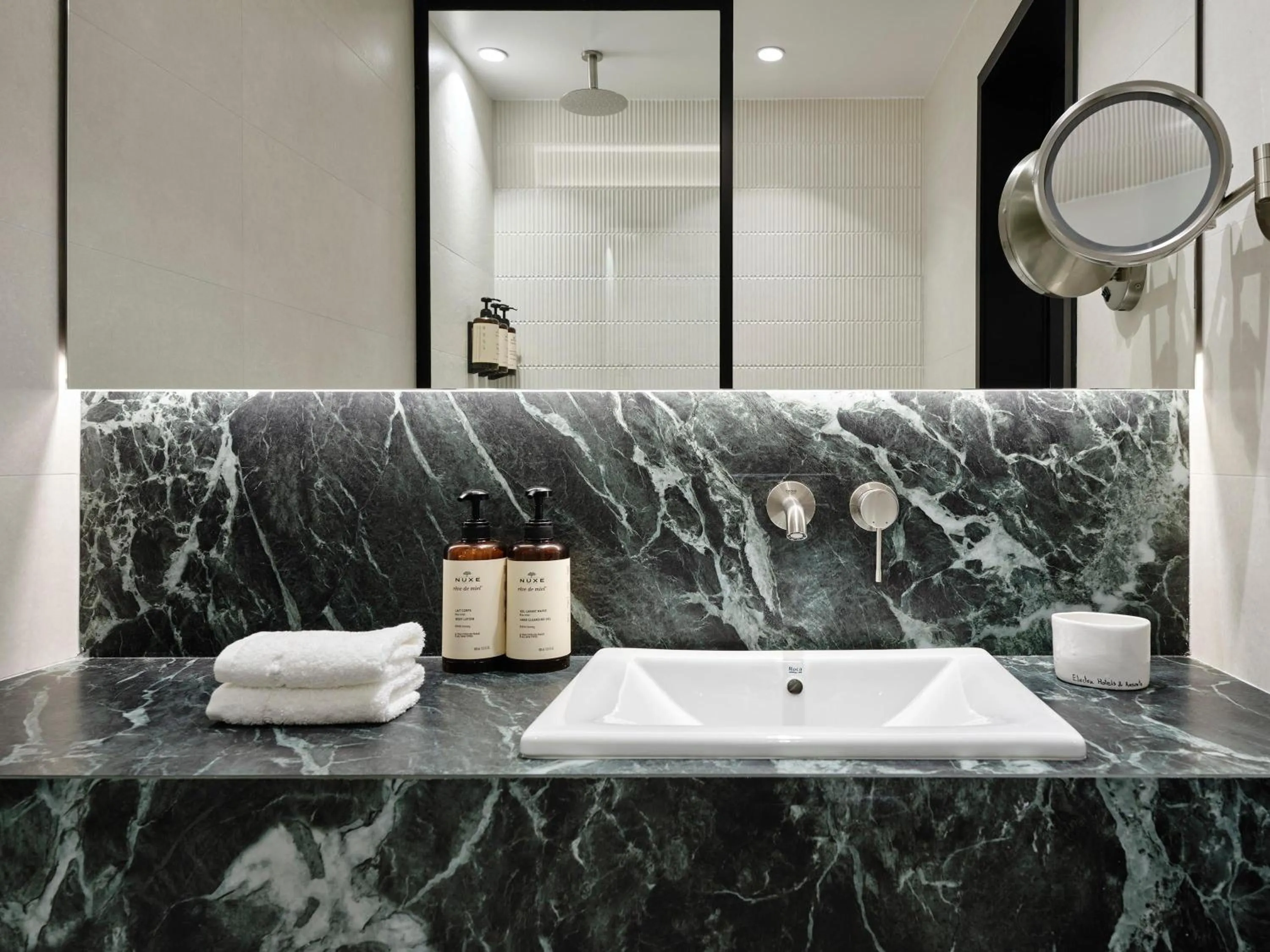 Bathroom in Electra Rhythm Athens