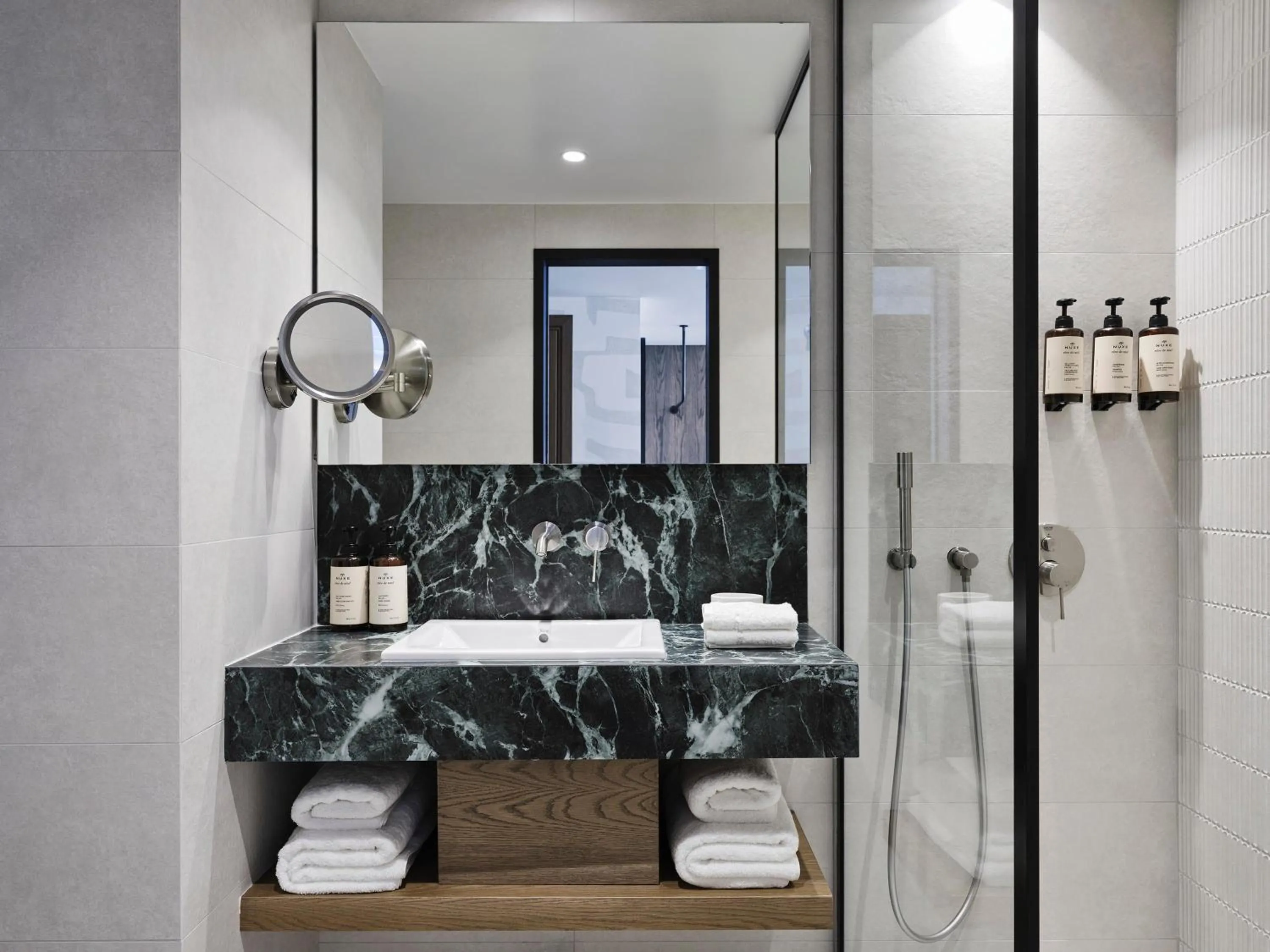 Bathroom in Electra Rhythm Athens