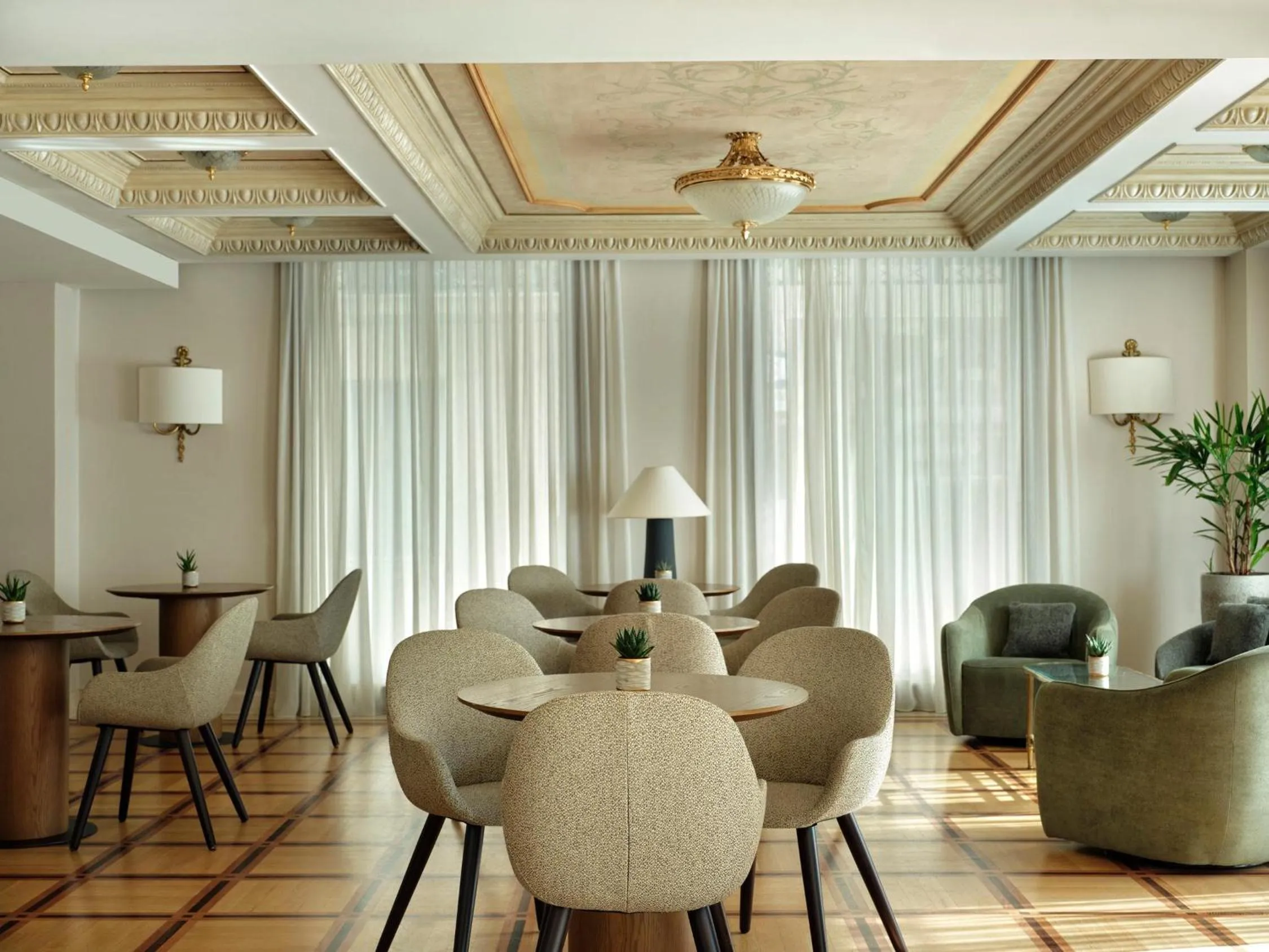 Lounge or bar in Electra Palace Athens