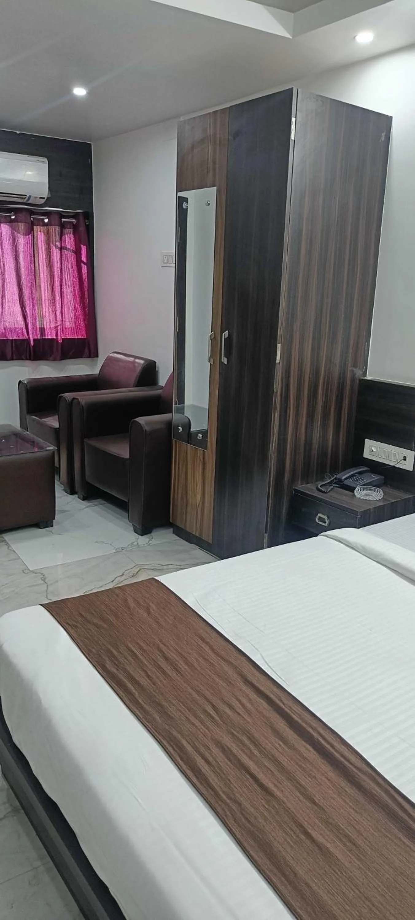 Bedroom in Super Hotel O Royal Inn