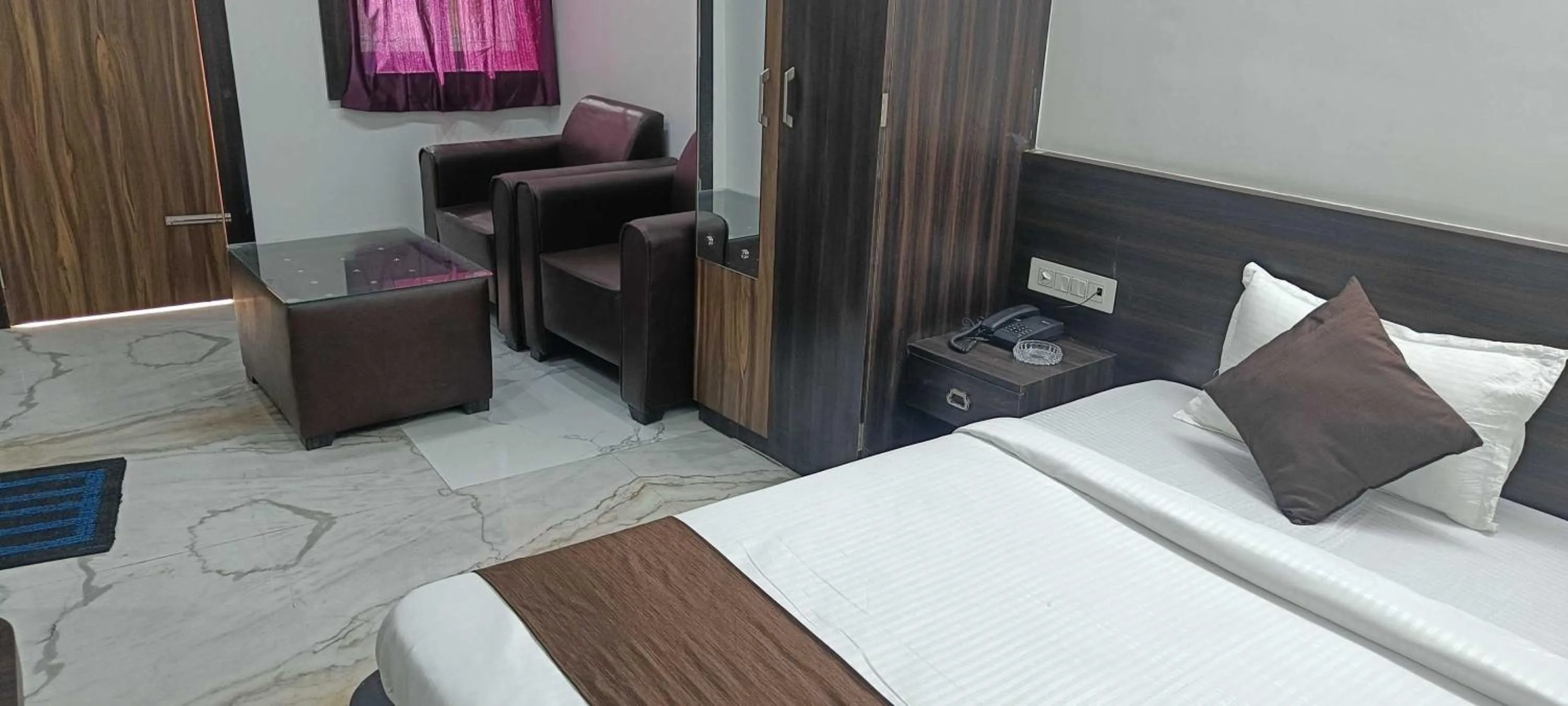 Bedroom in Super Hotel O Royal Inn