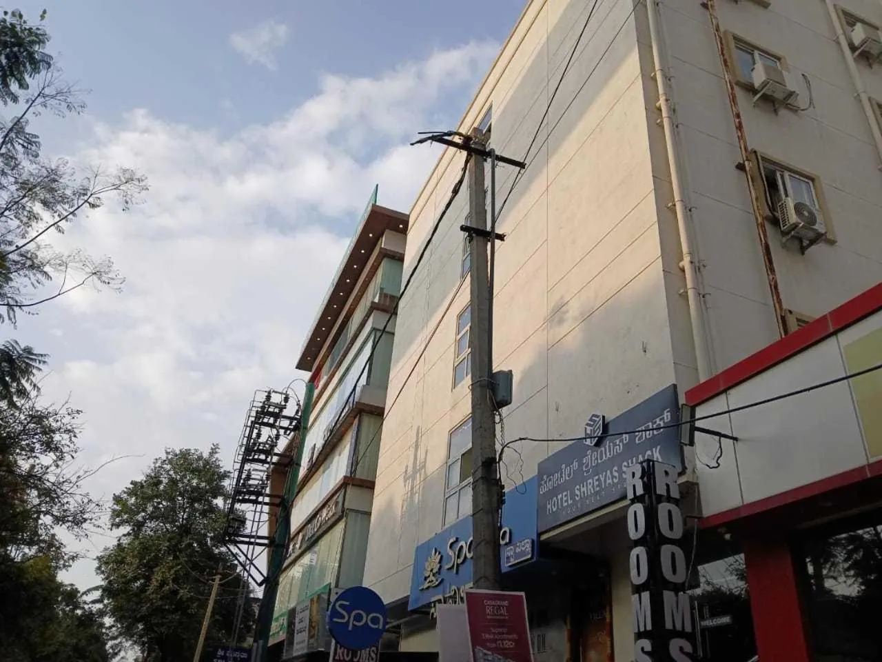 Facade/entrance in HOTEL O SHREYAS SHACK