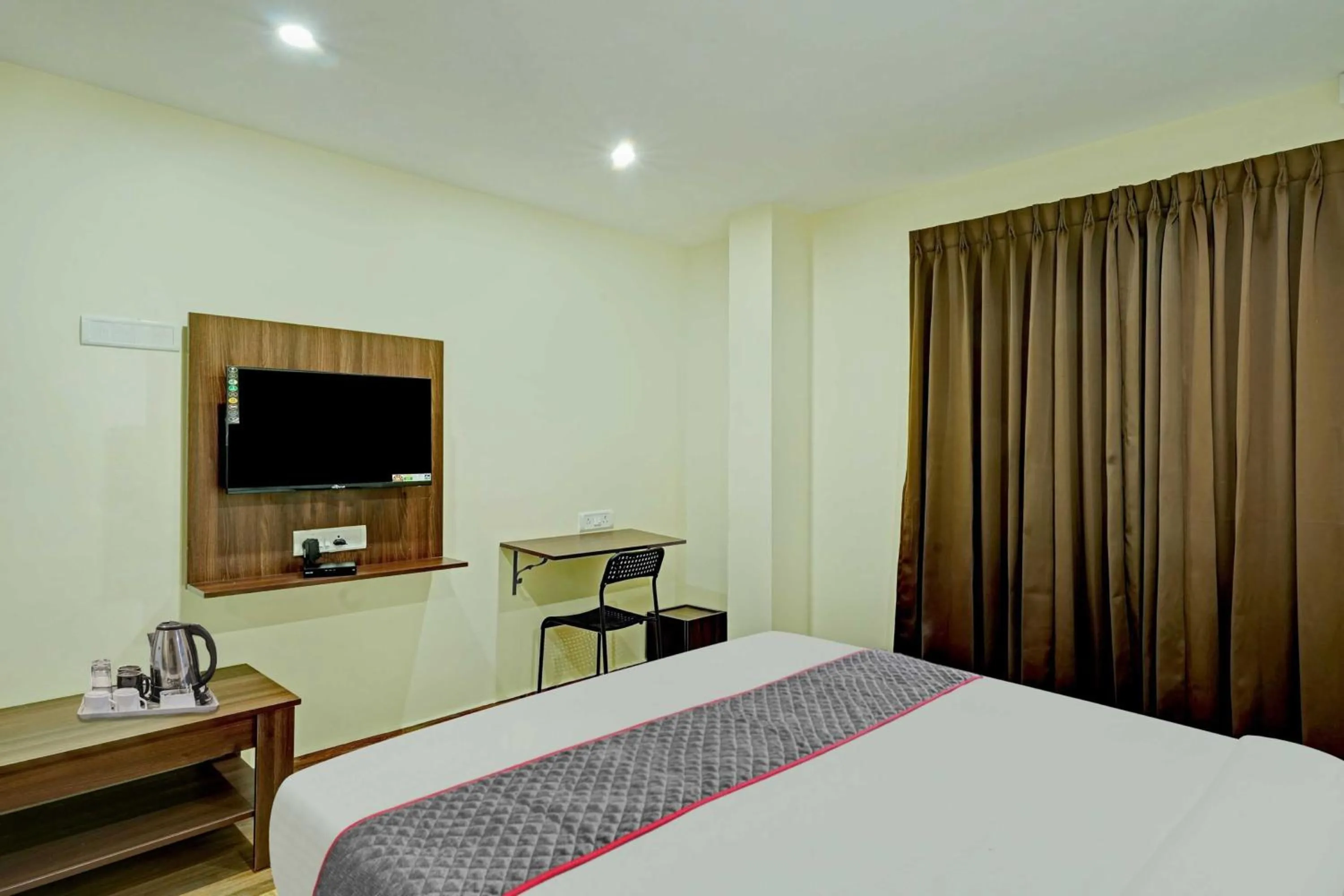 Bedroom in HOTEL O SHREYAS SHACK