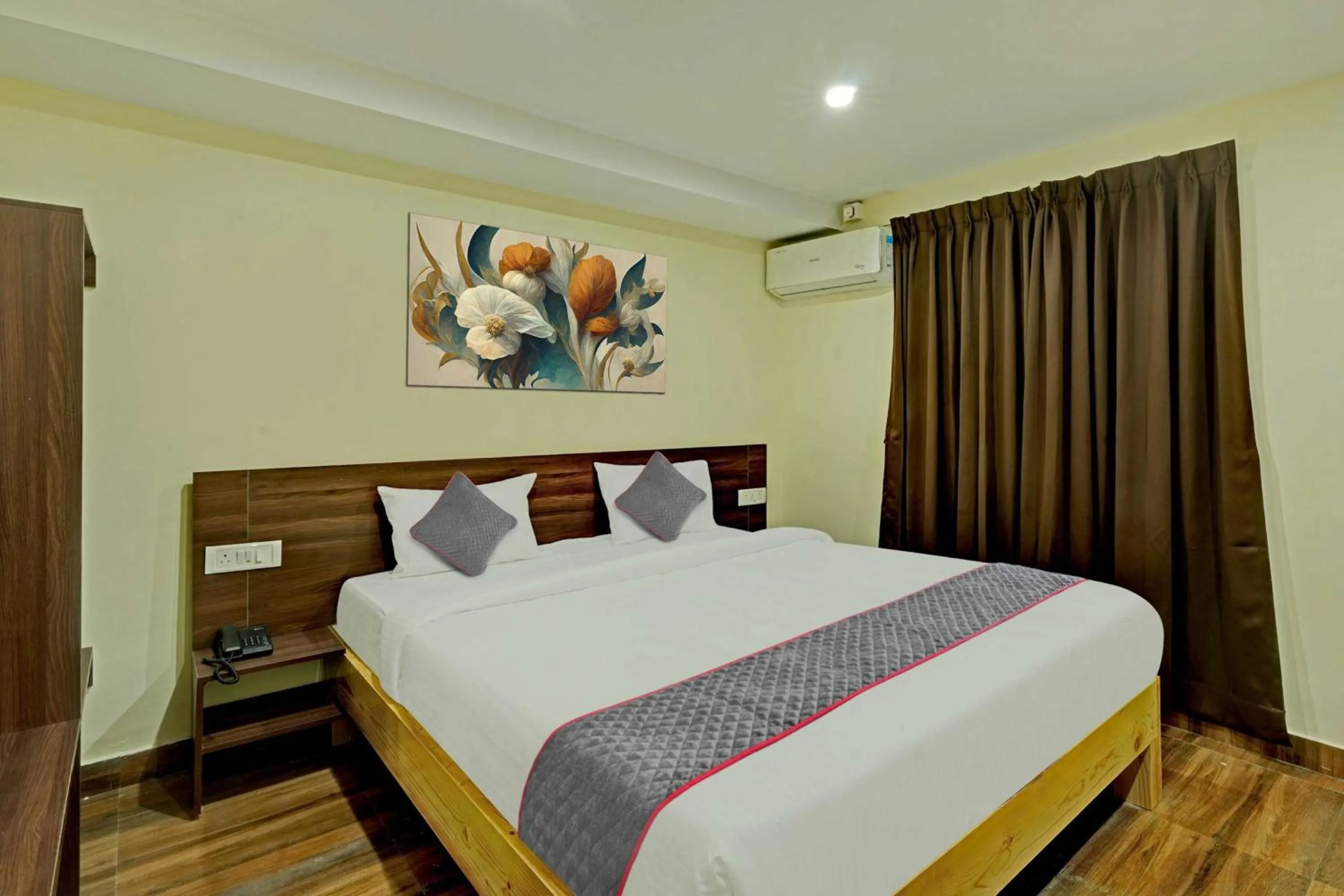 Bedroom in HOTEL O SHREYAS SHACK