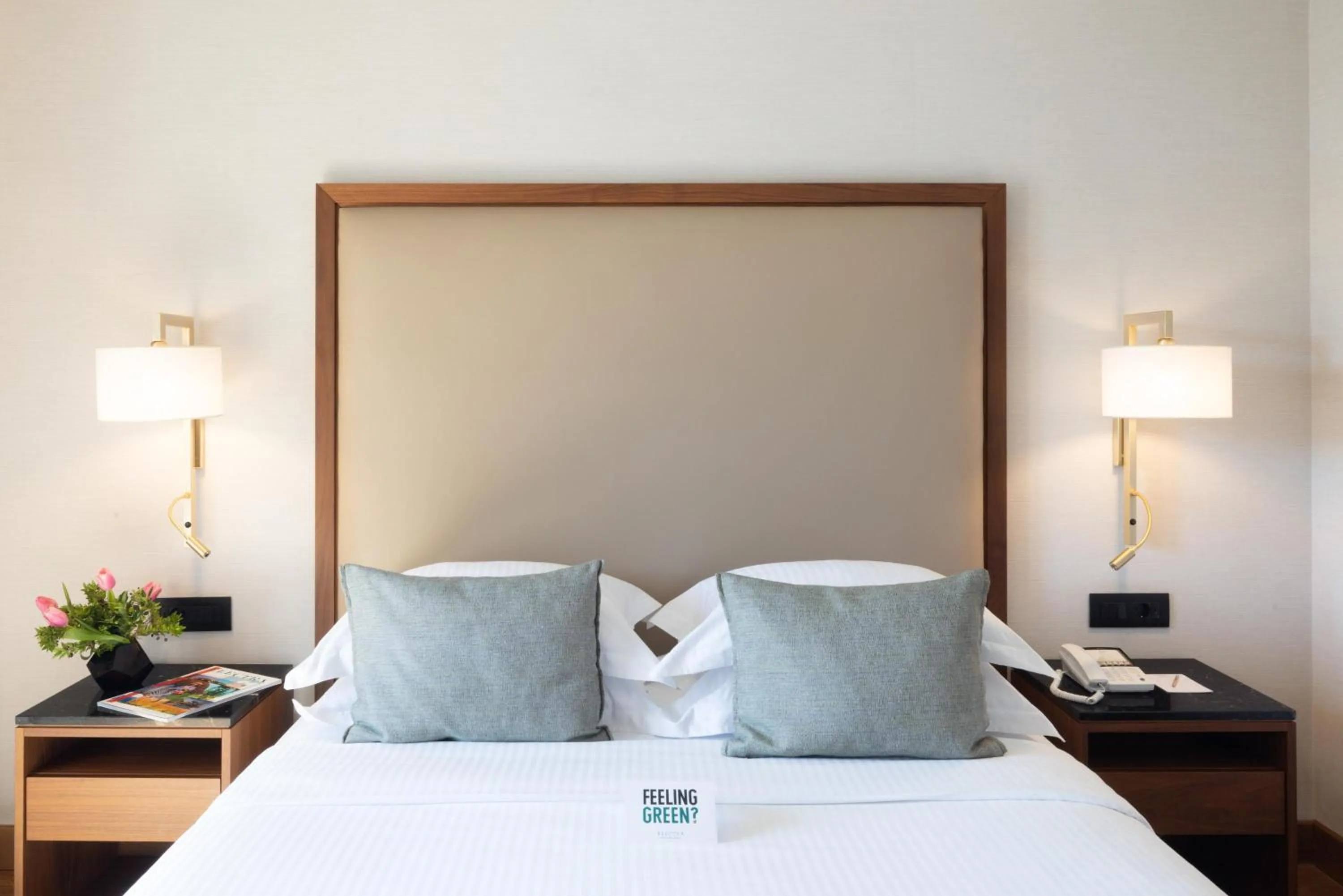 Photo of the whole room, Bed in Electra Palace Thessaloniki