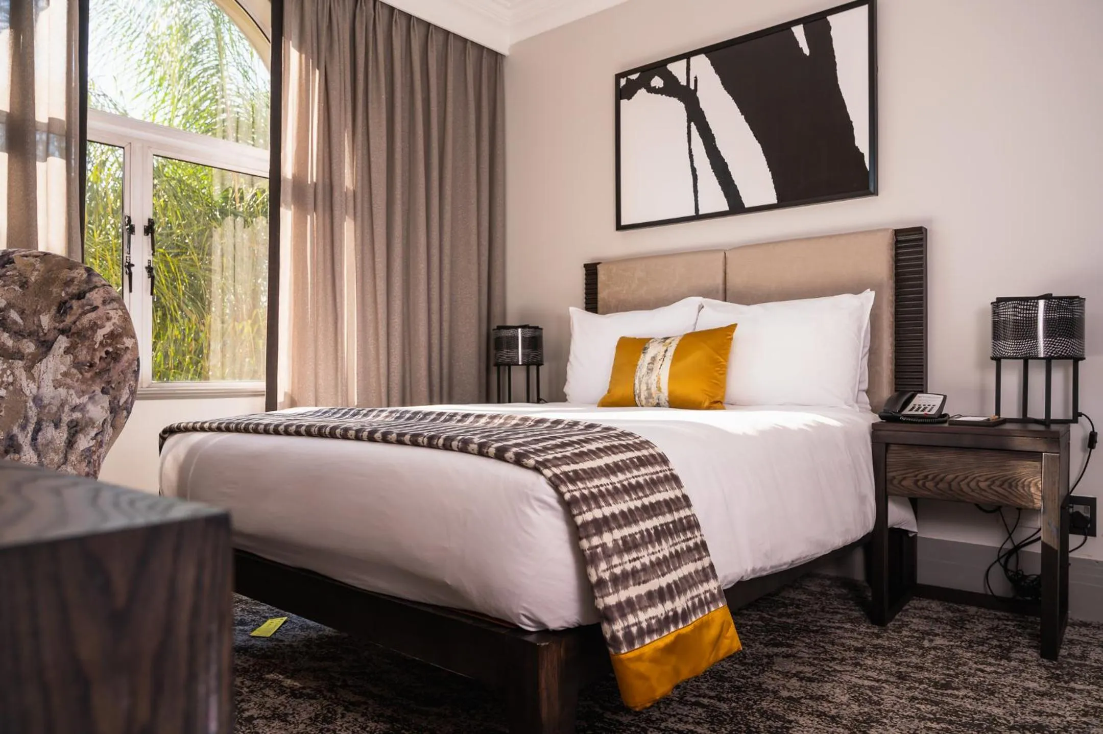 Bedroom, Bed in Golden Horse Hotel