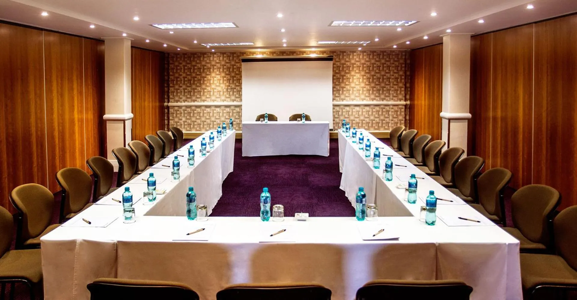 air conditioner in Golden Horse Hotel