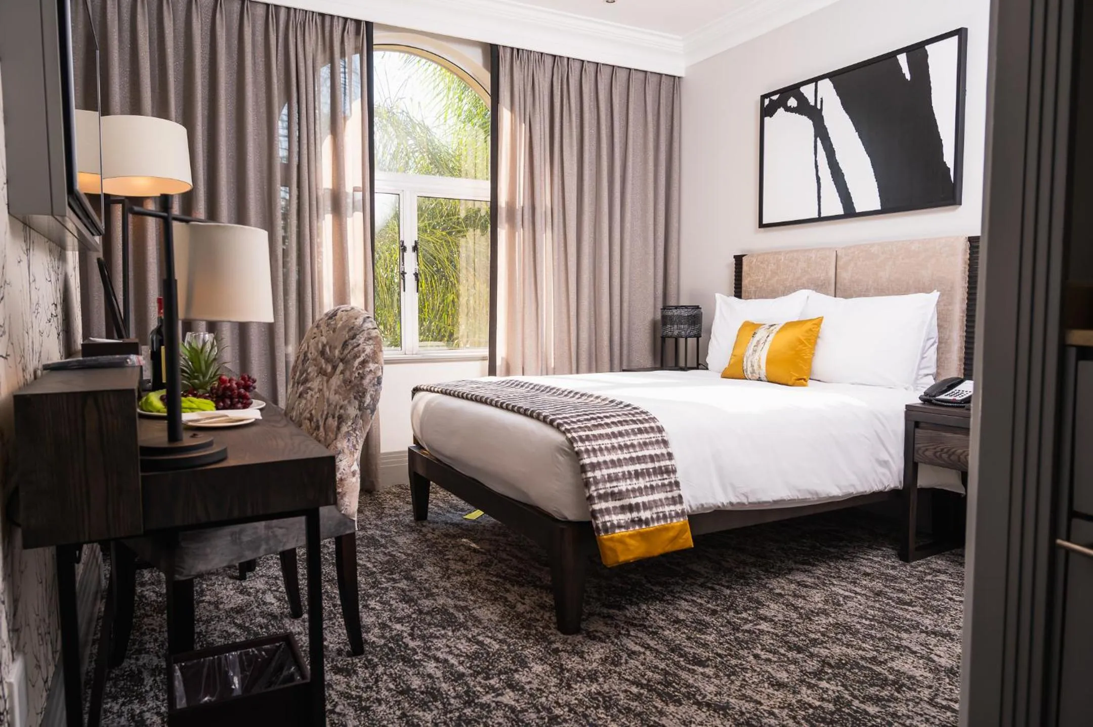 Photo of the whole room, Bed in Golden Horse Hotel