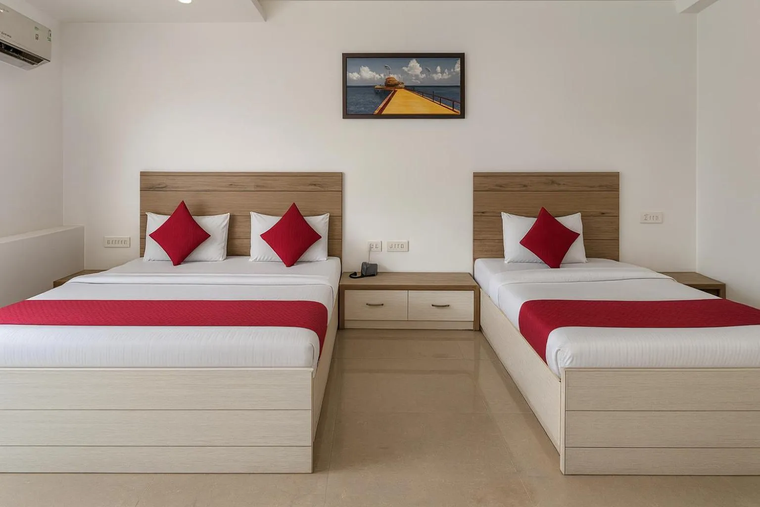 Bed in Hotel Good Luck by JMD Group