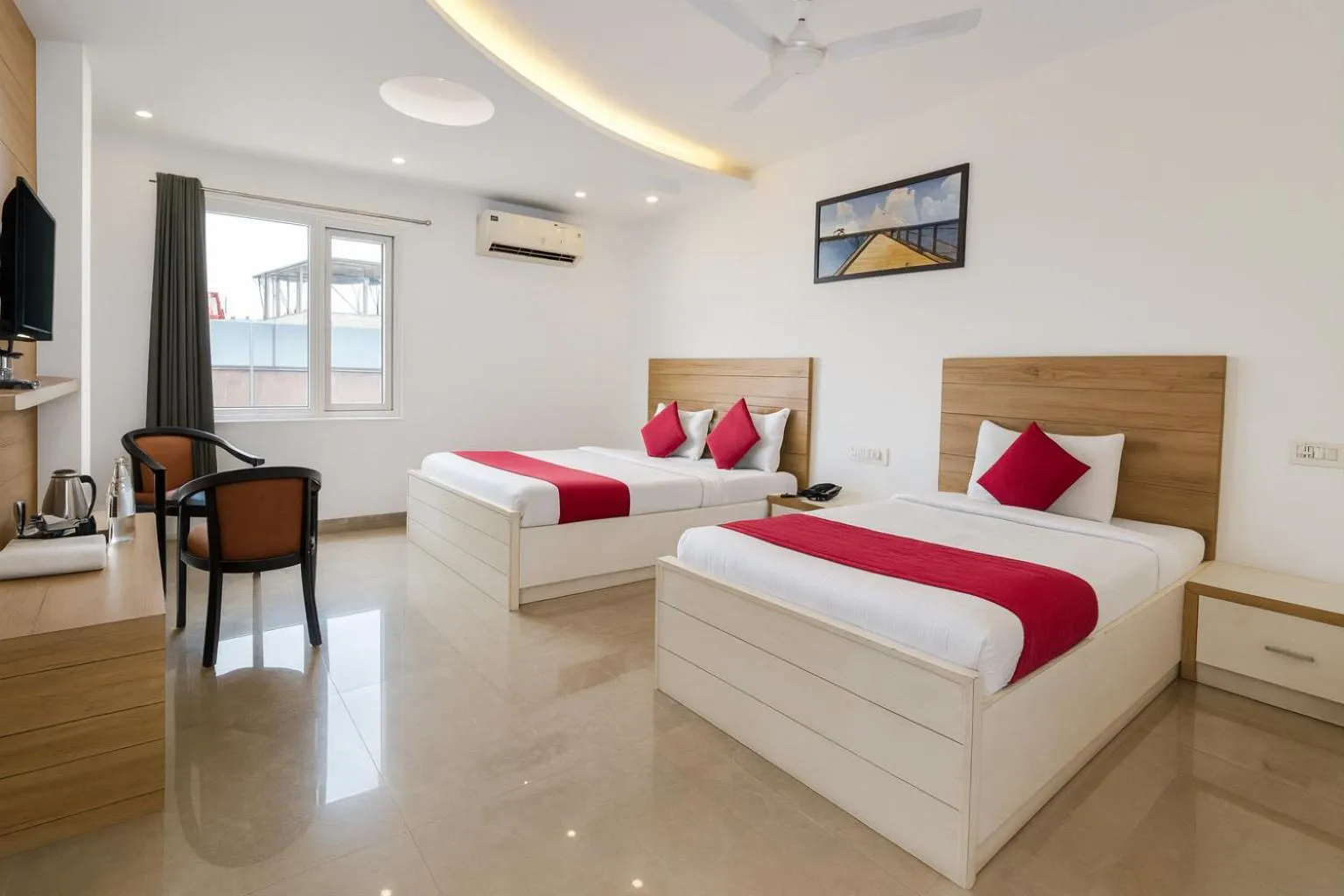 Bed in Hotel Good Luck by JMD Group