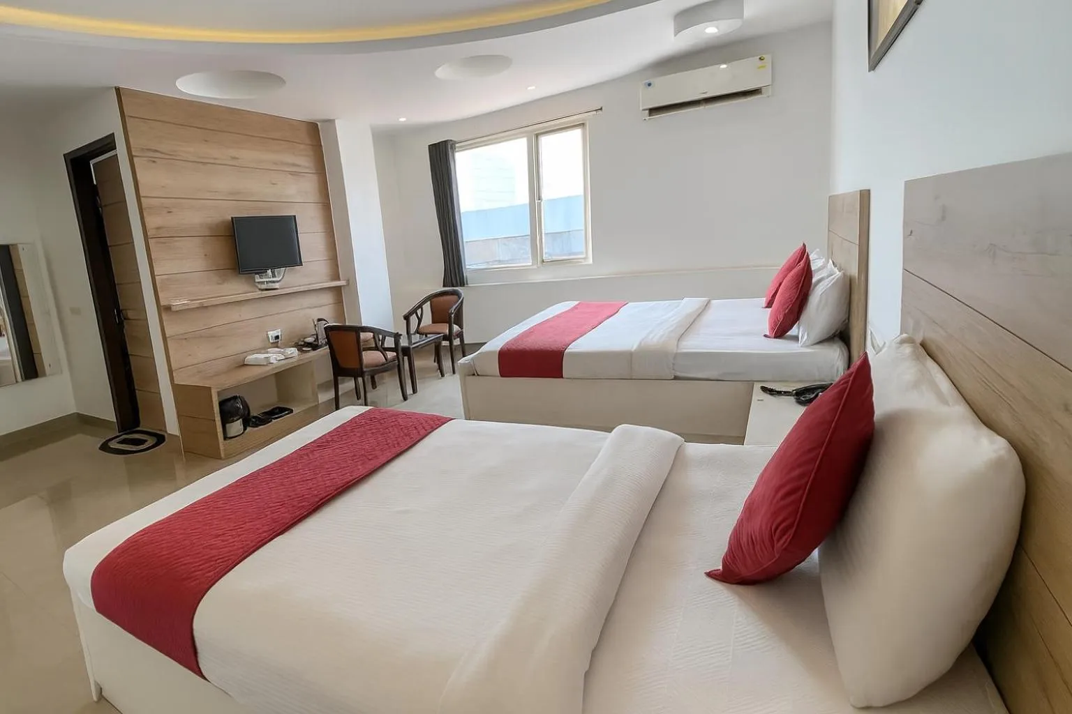 Bed in Hotel Good Luck by JMD Group